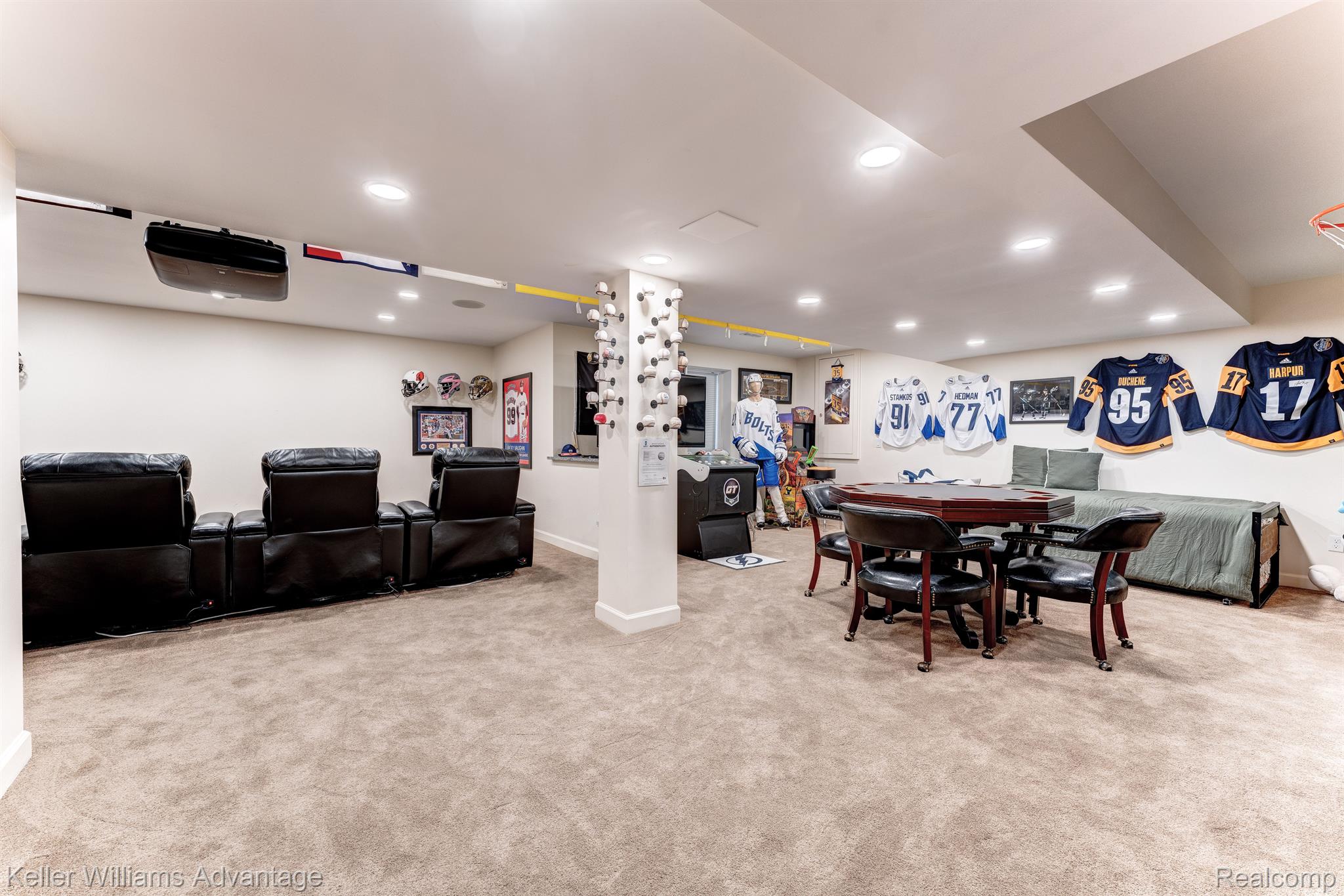 16589 Cottonwood Court