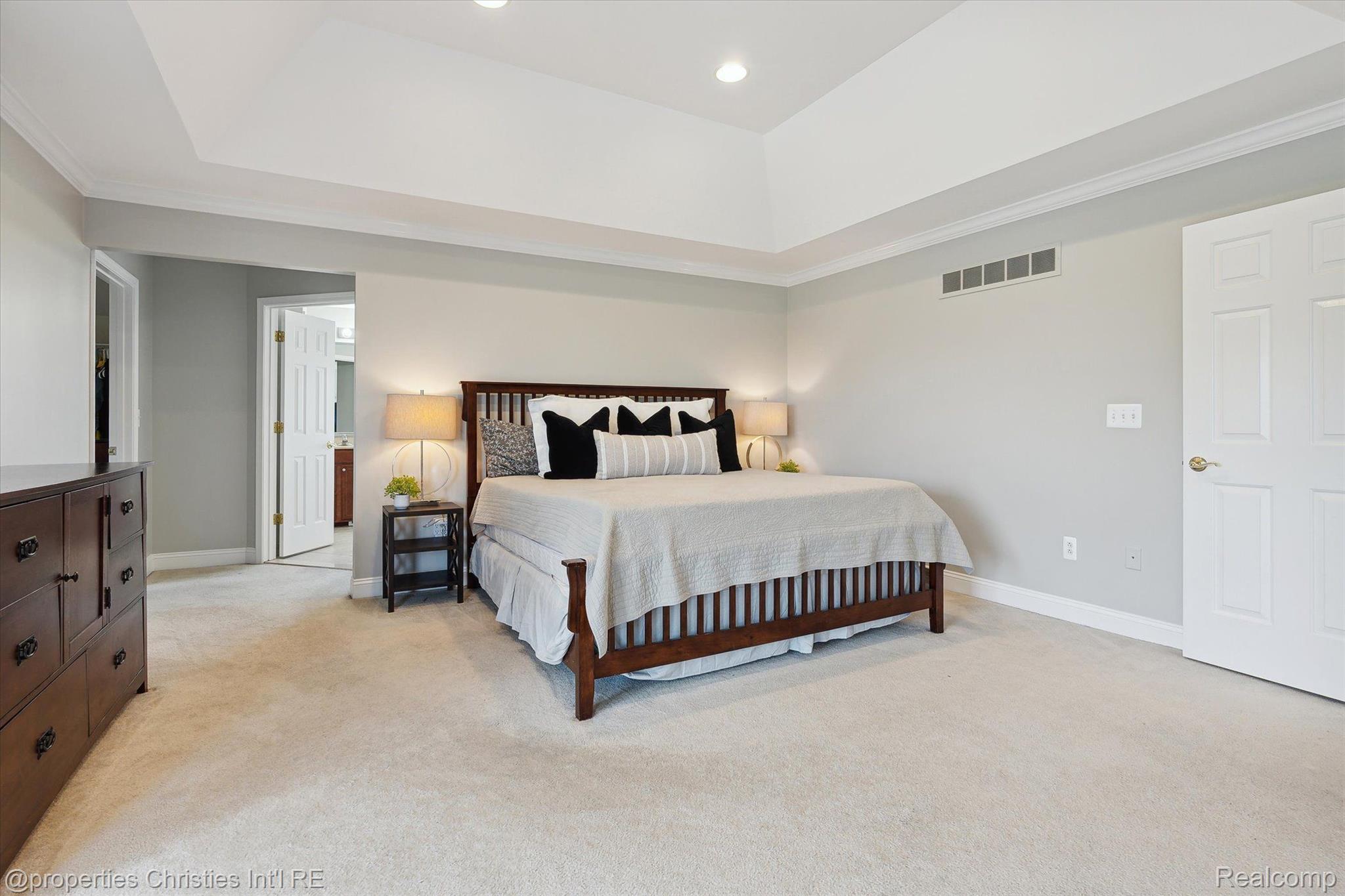 46340 PINEHURST Drive