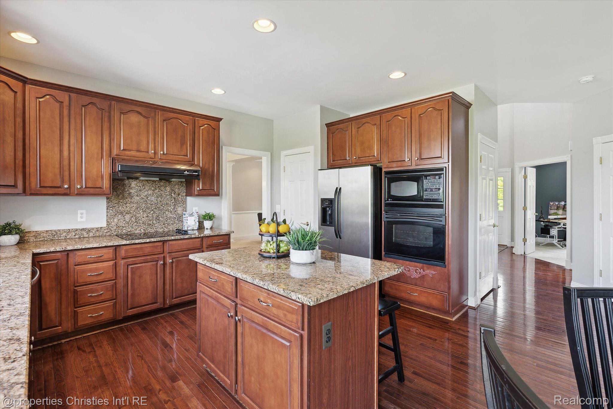 46340 PINEHURST Drive