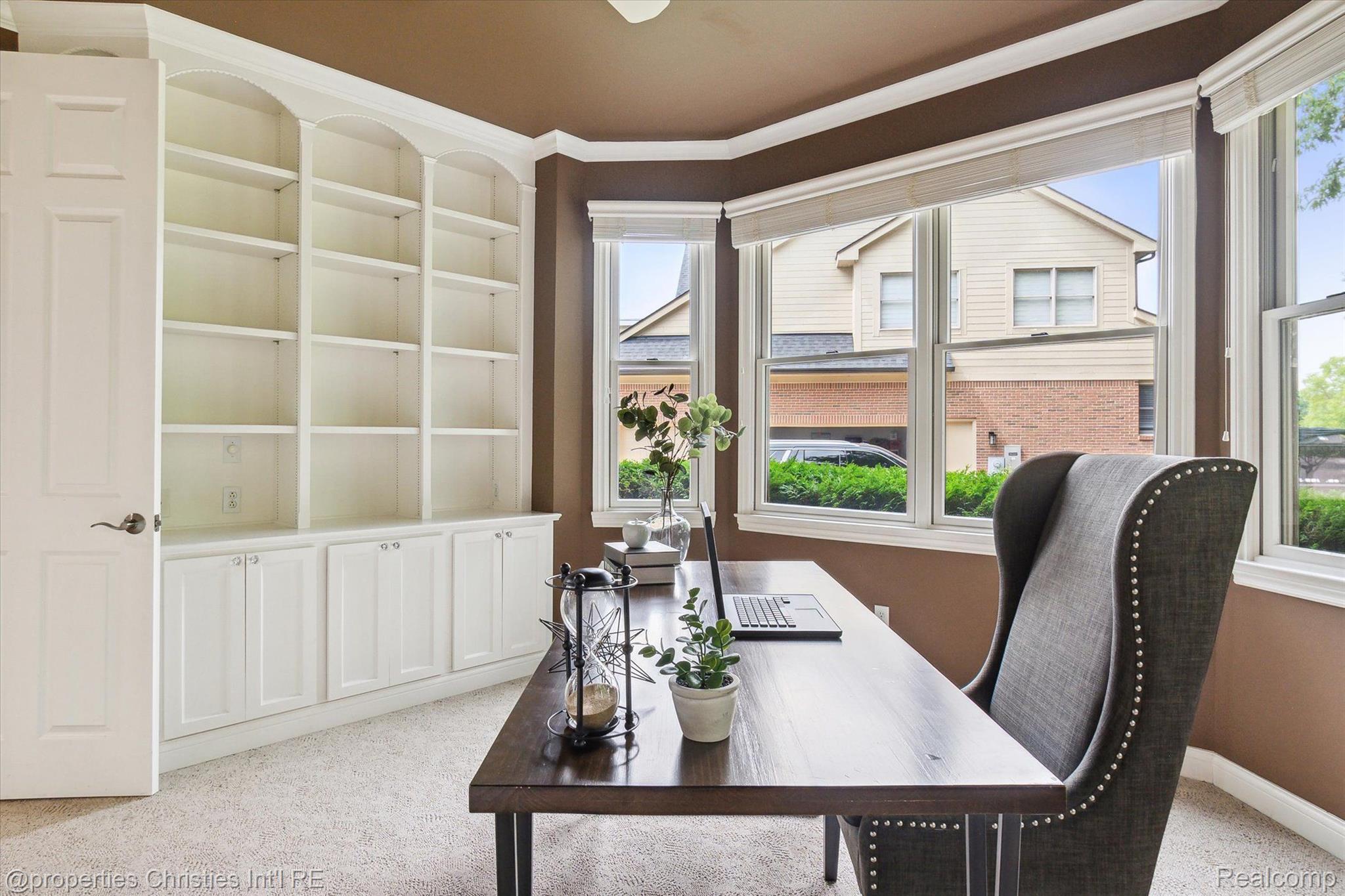 47196 MERION Circle