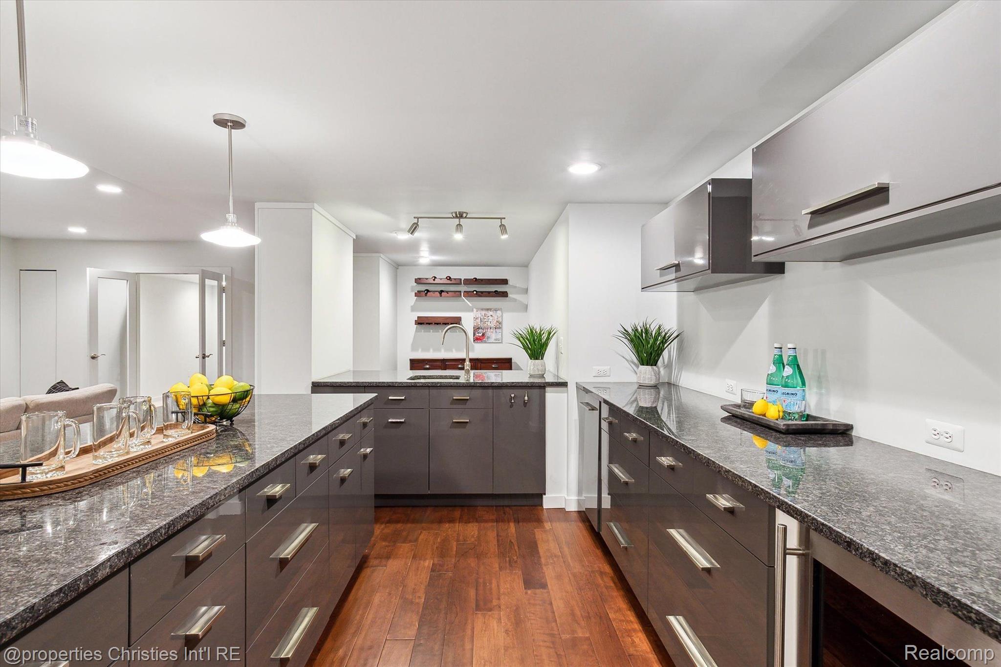 47196 MERION Circle