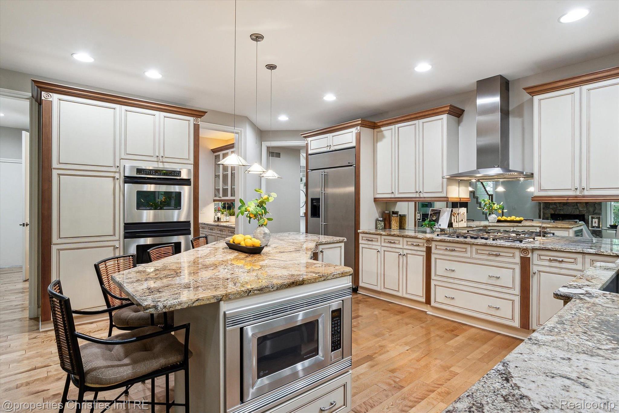 47196 MERION Circle