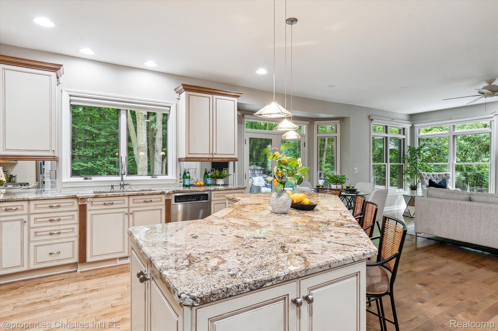47196 MERION Circle