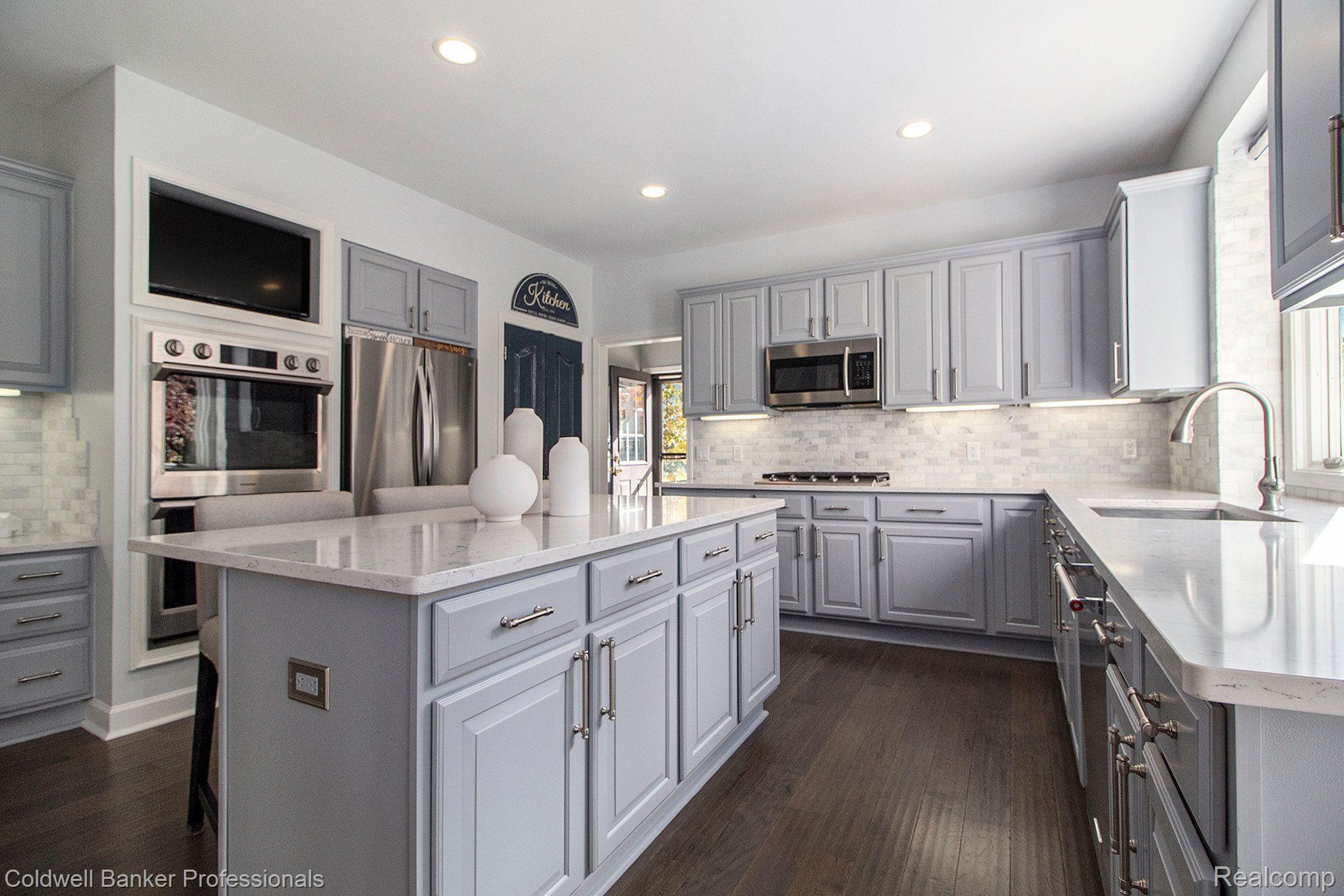 17301 OAK HILL Drive