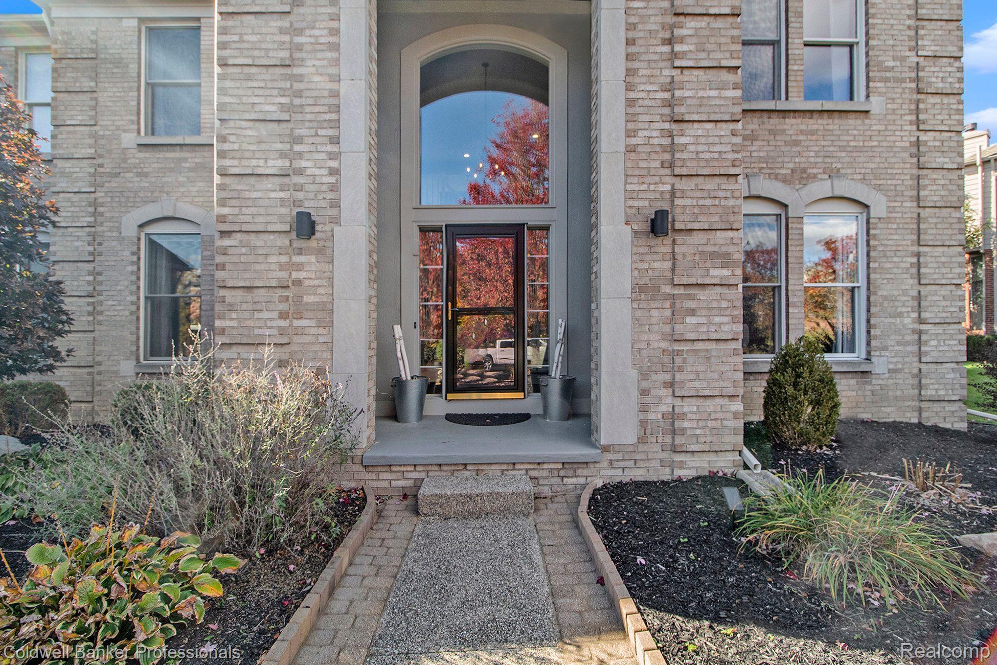 17301 OAK HILL Drive