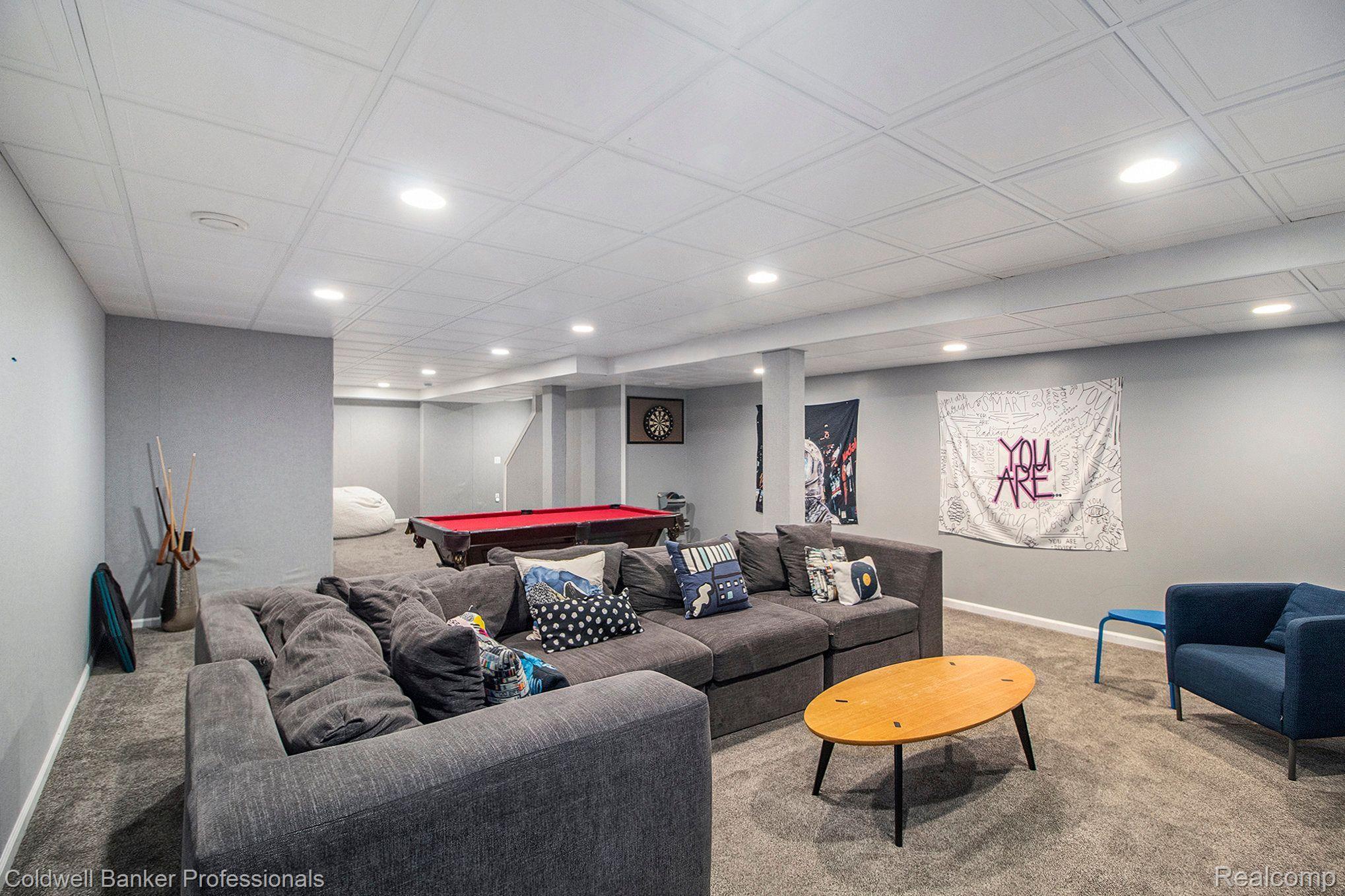17301 OAK HILL Drive