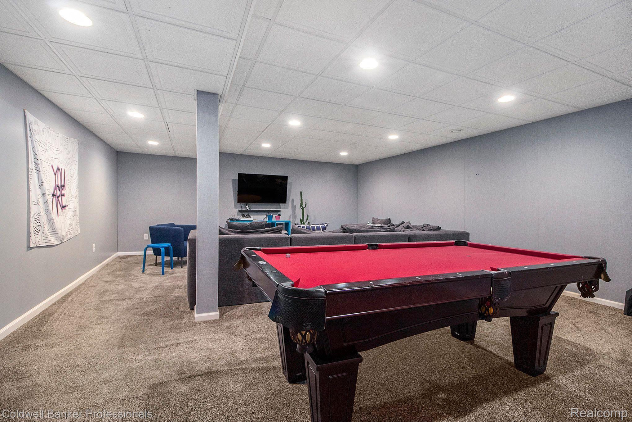 17301 OAK HILL Drive