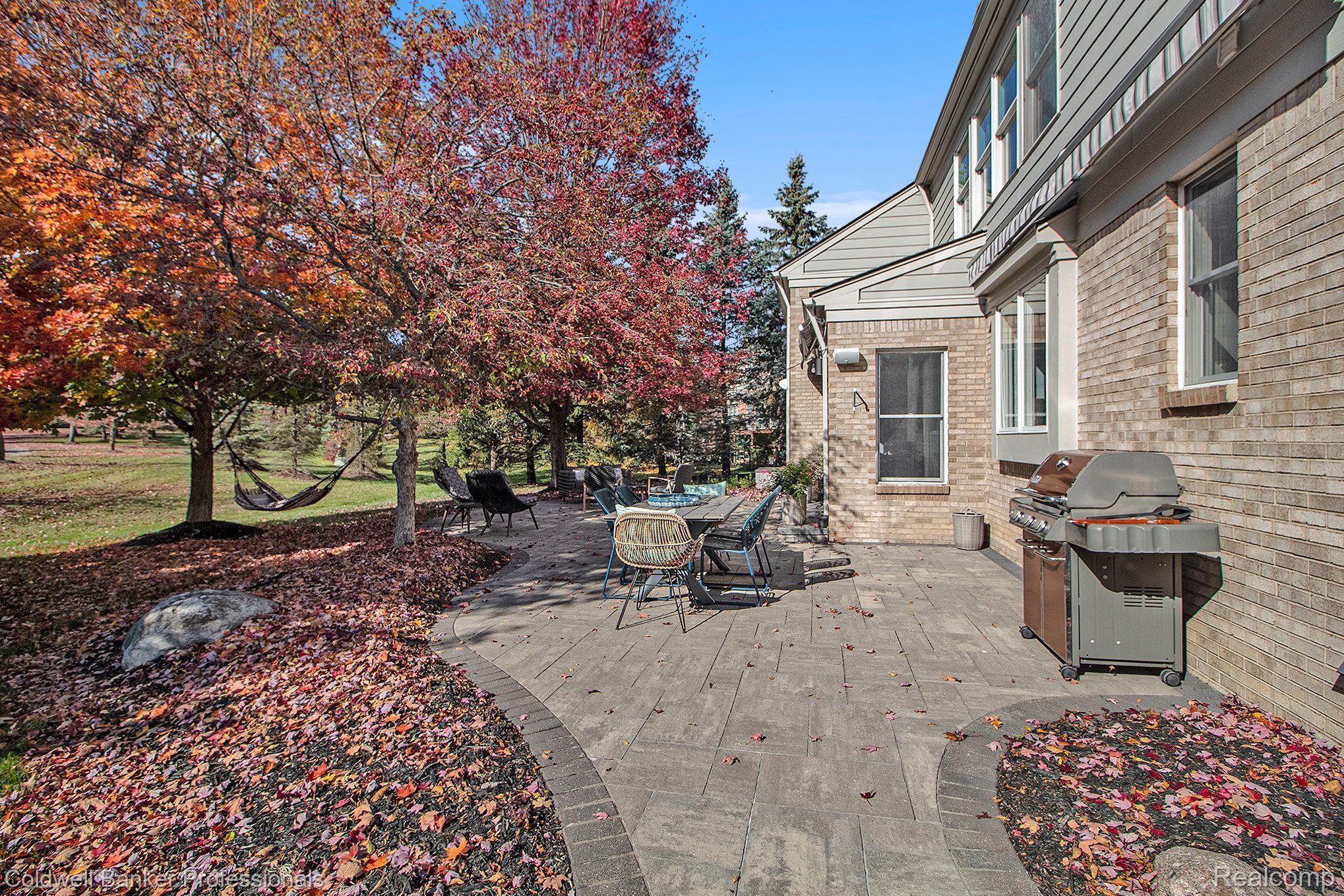 17301 OAK HILL Drive