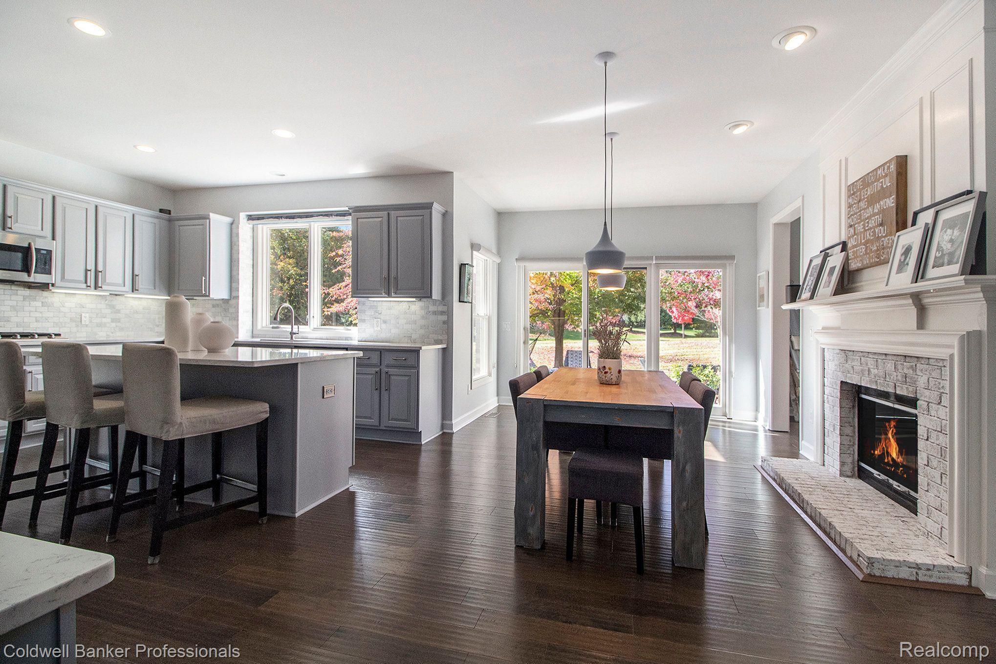17301 OAK HILL Drive
