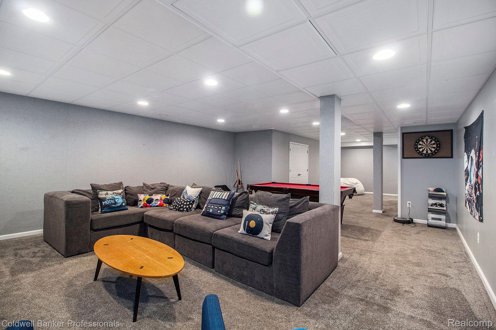 17301 OAK HILL Drive