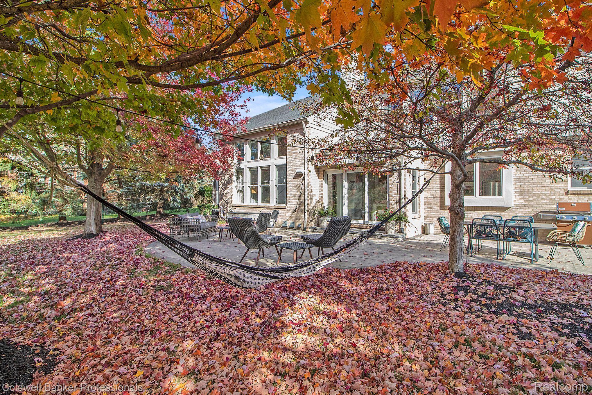 17301 OAK HILL Drive