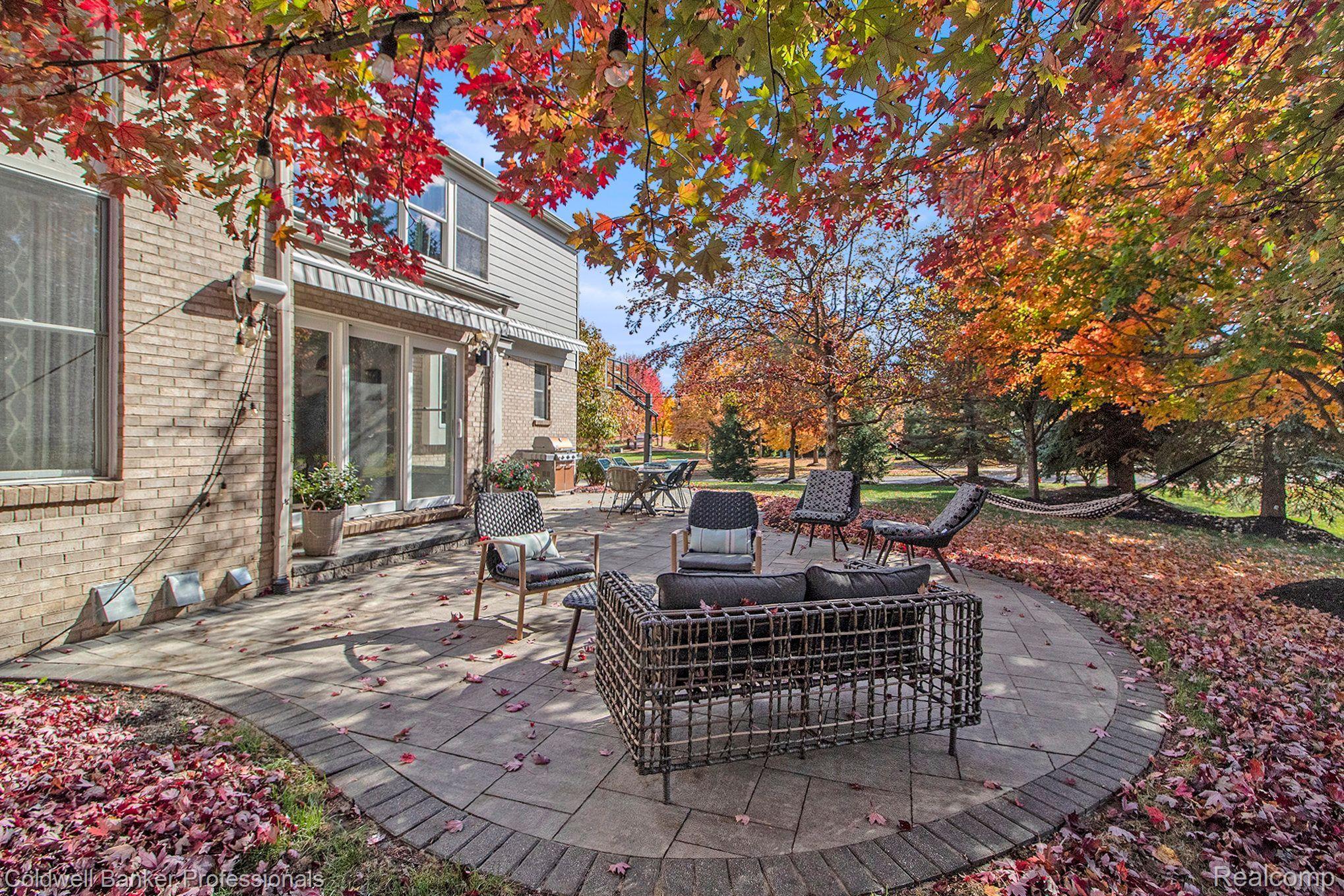 17301 OAK HILL Drive