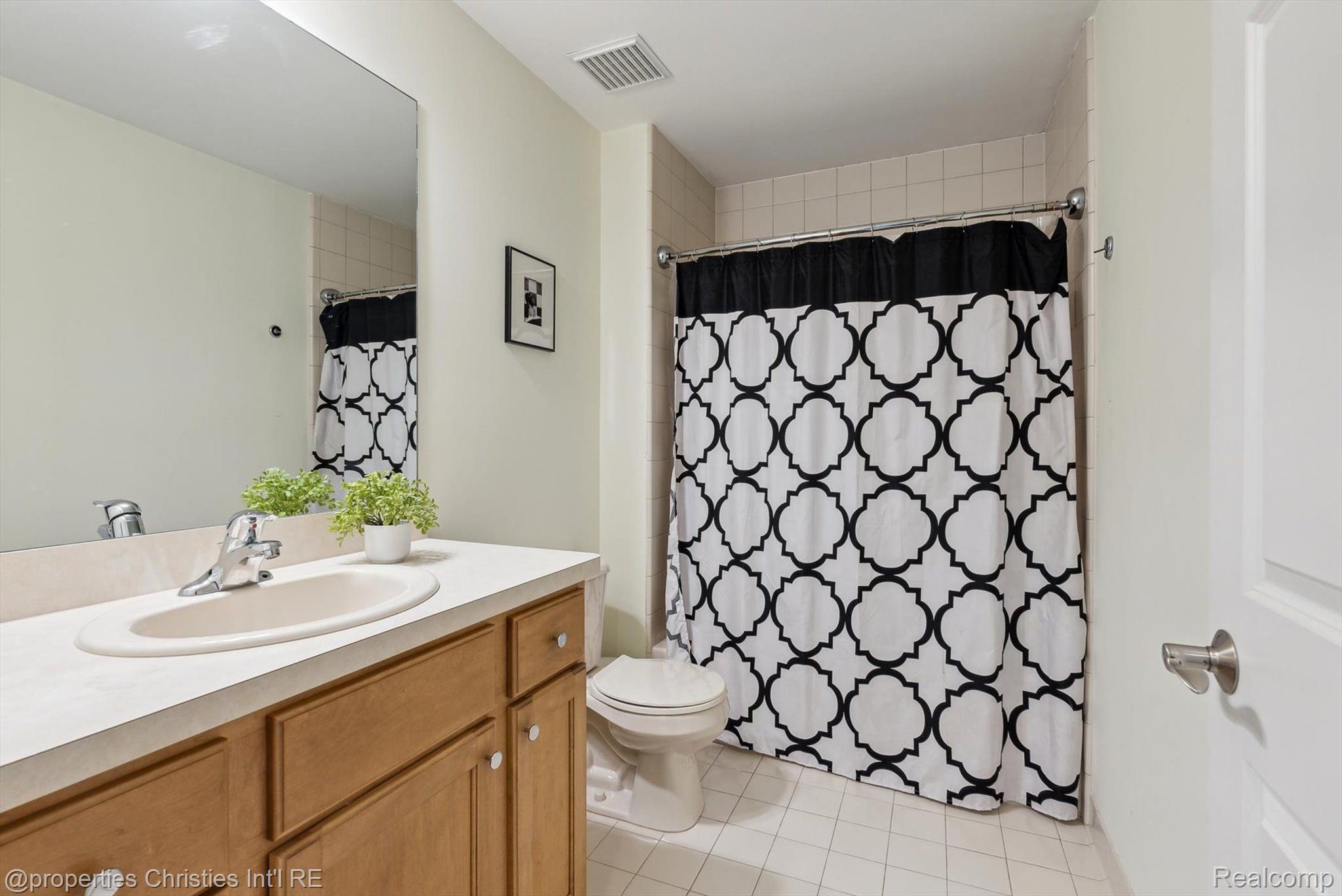 46656 MERION Circle