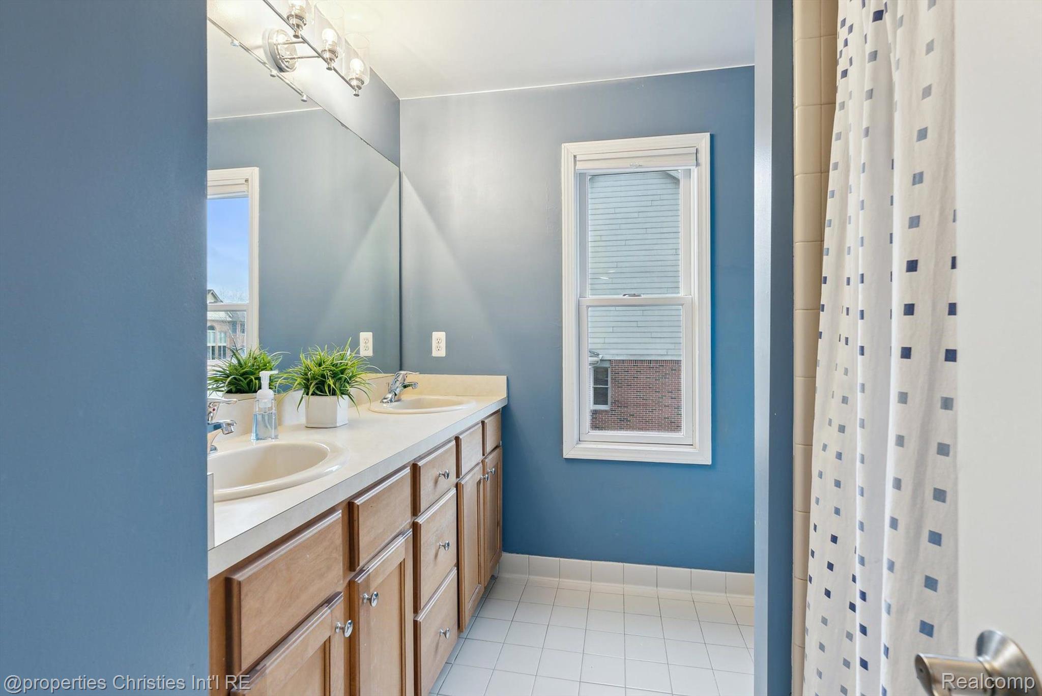 46656 MERION Circle