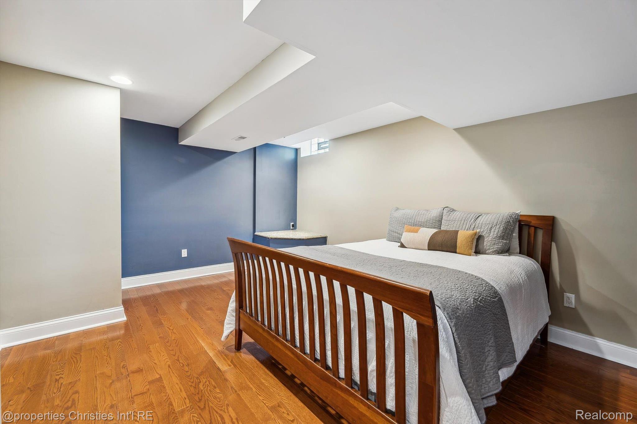 45410 PEBBLE BEACH