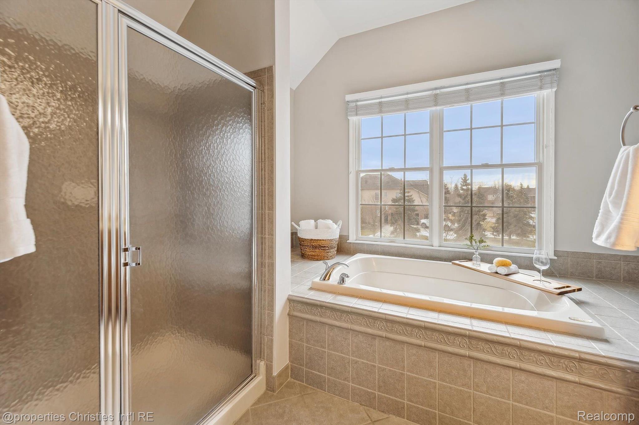 45410 PEBBLE BEACH