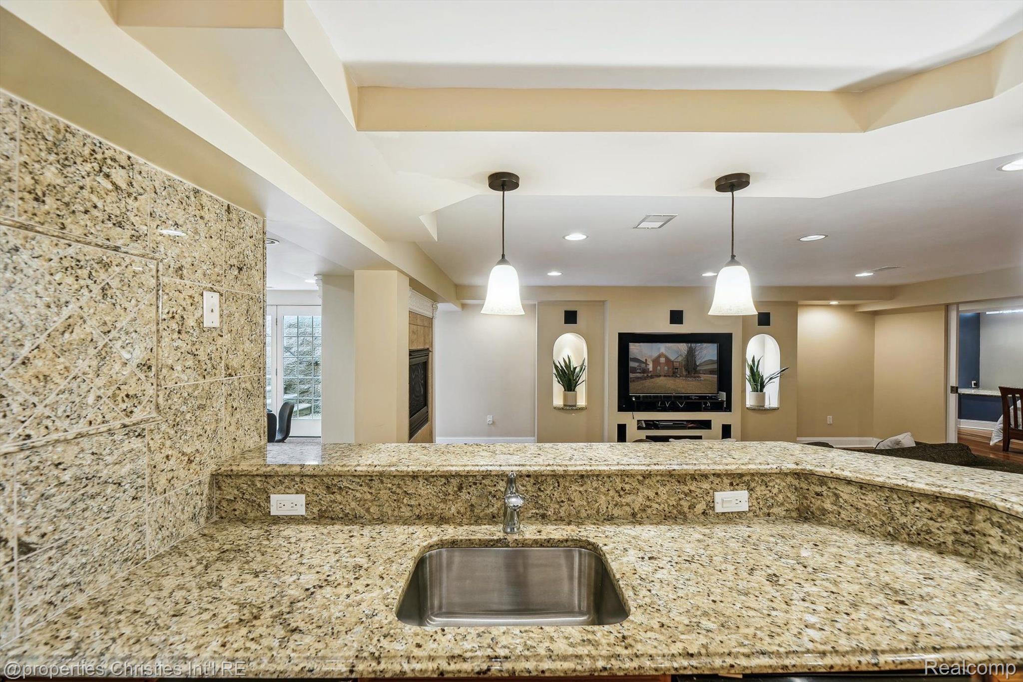 45410 PEBBLE BEACH