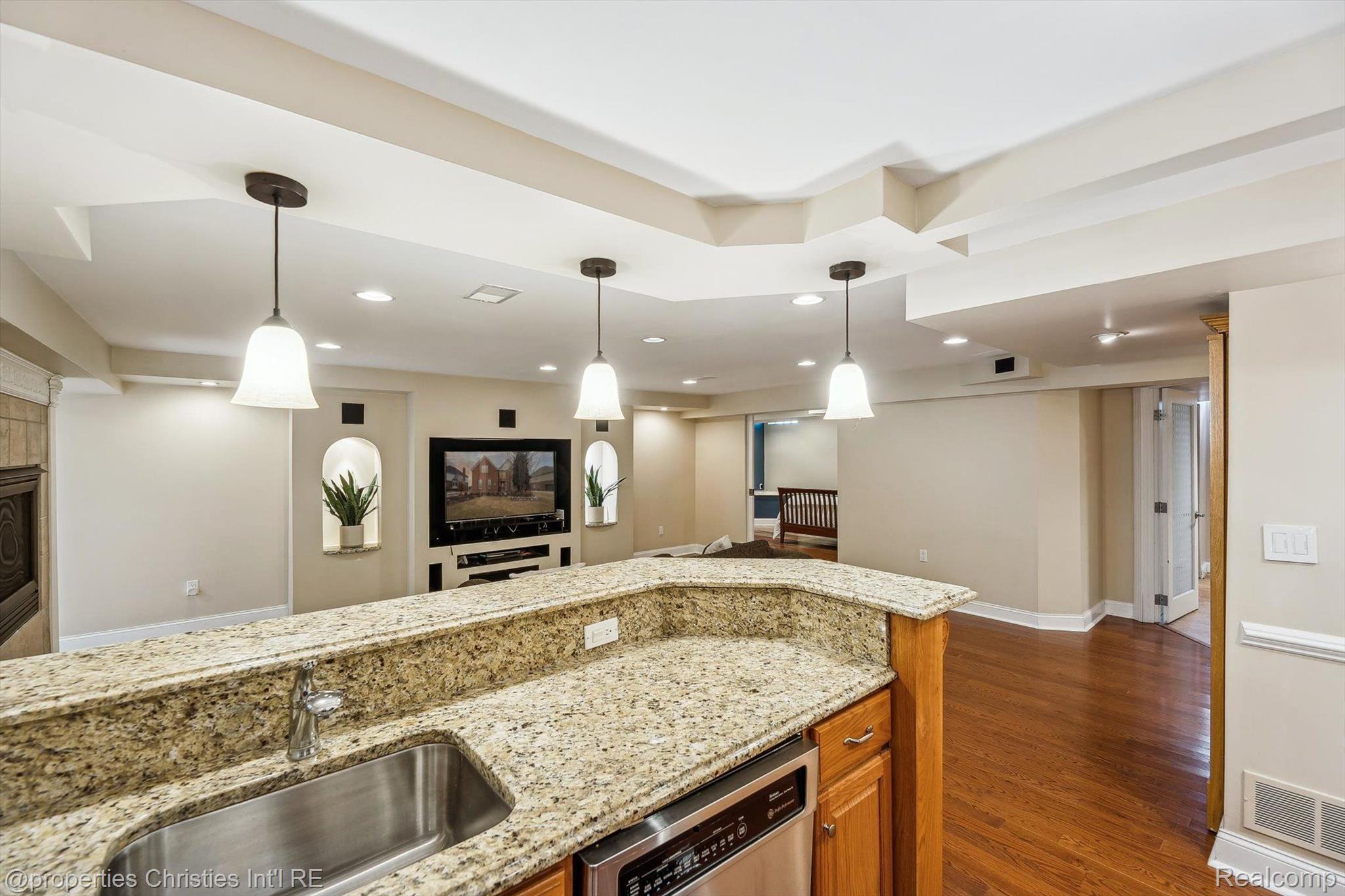 45410 PEBBLE BEACH