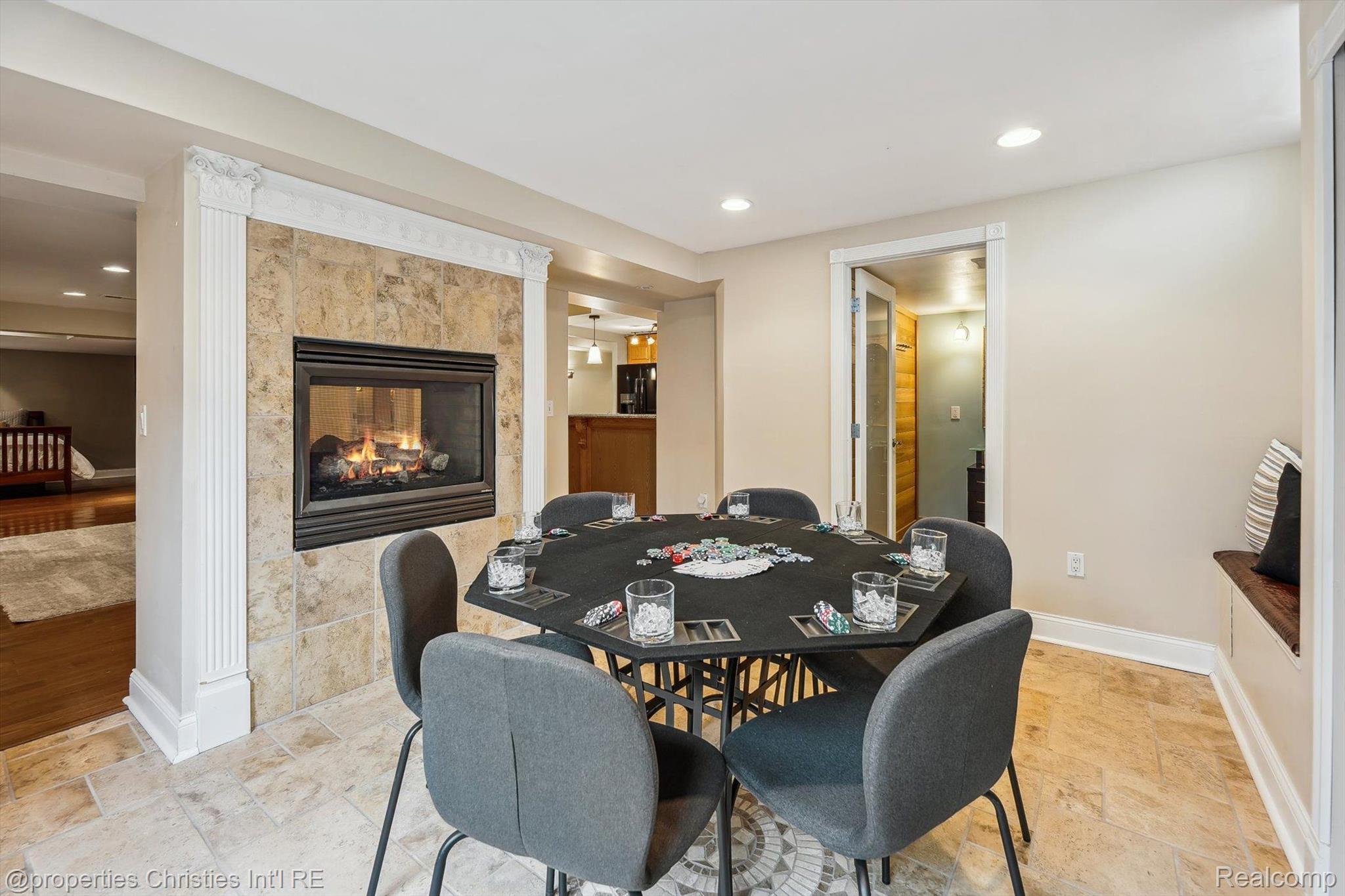 45410 PEBBLE BEACH