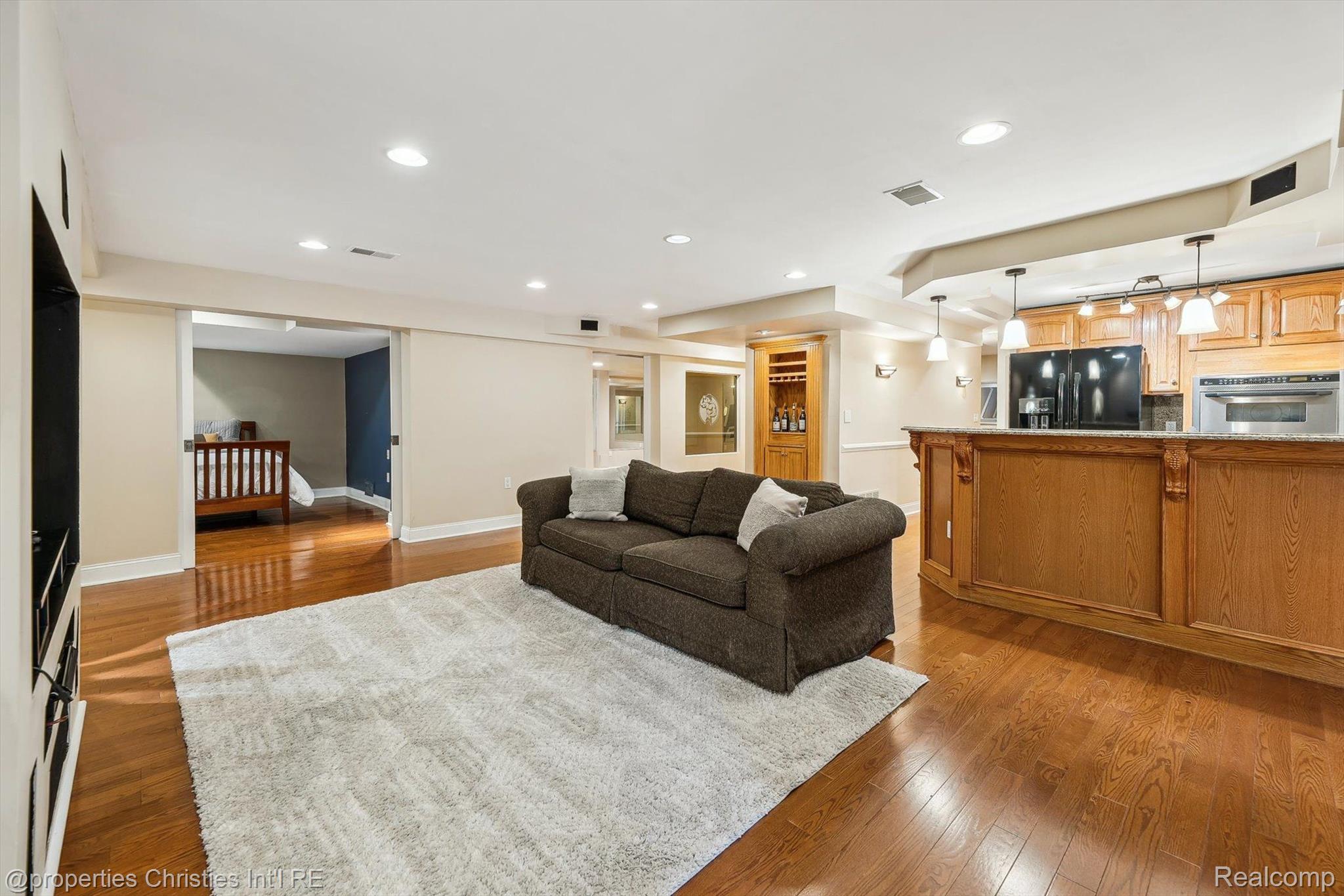 45410 PEBBLE BEACH