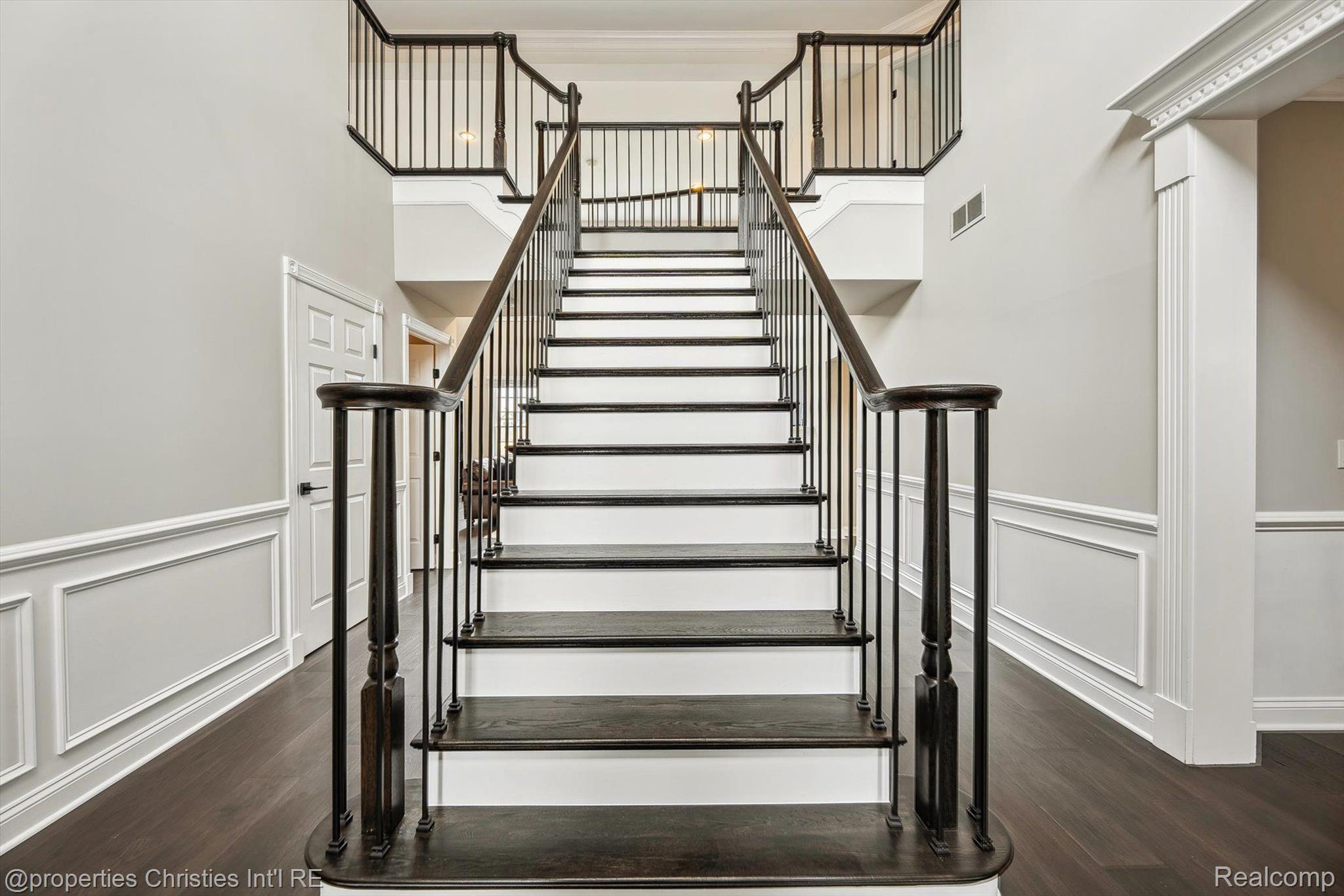 45410 PEBBLE BEACH