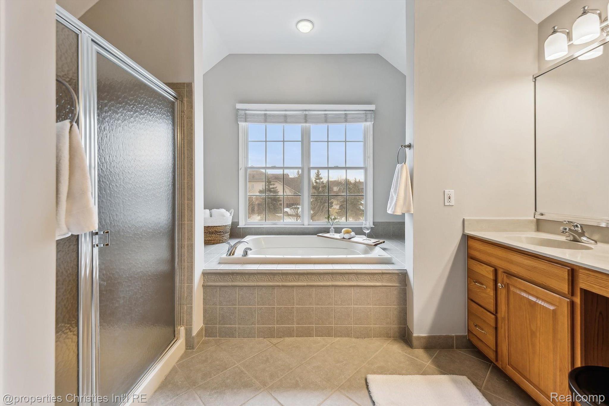 45410 PEBBLE BEACH