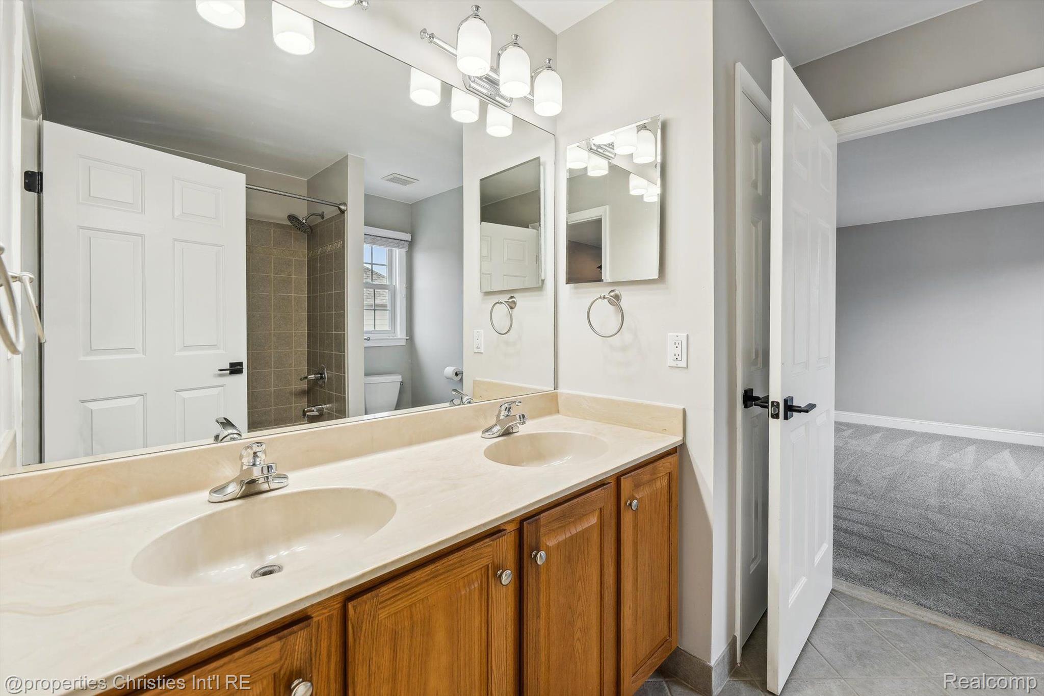 45410 PEBBLE BEACH