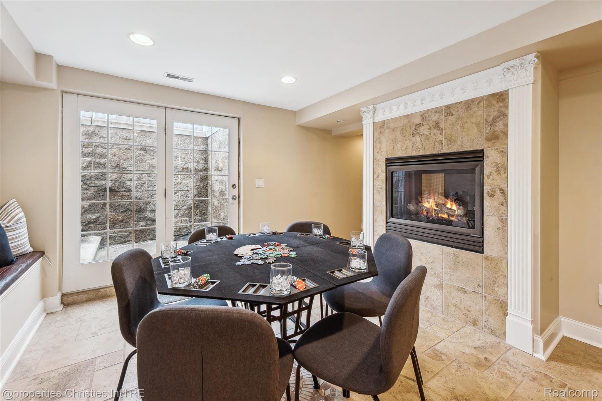 45410 PEBBLE BEACH