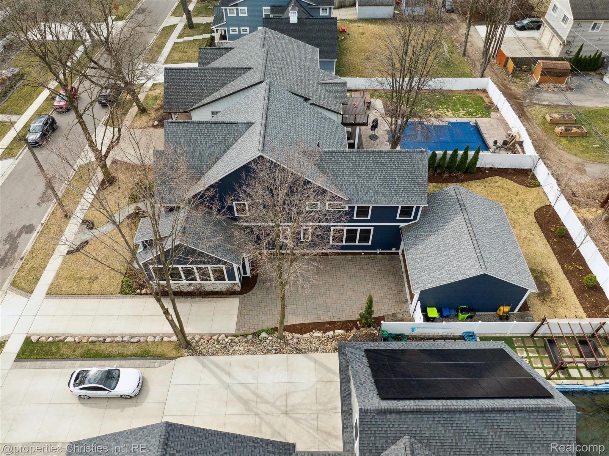 753 GRACE Street