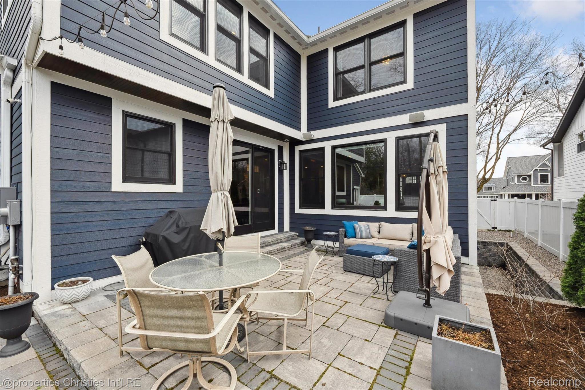 753 GRACE Street