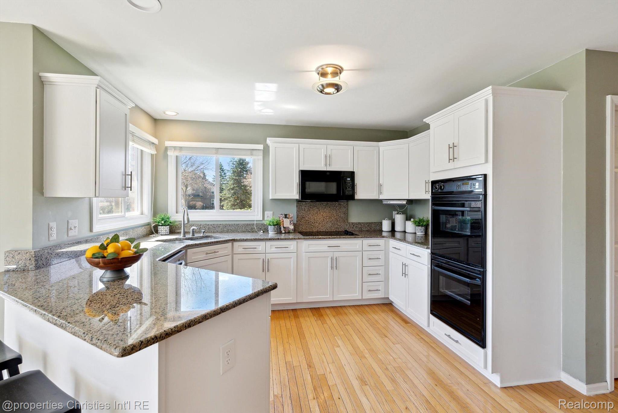 40611 PAISLEY Circle