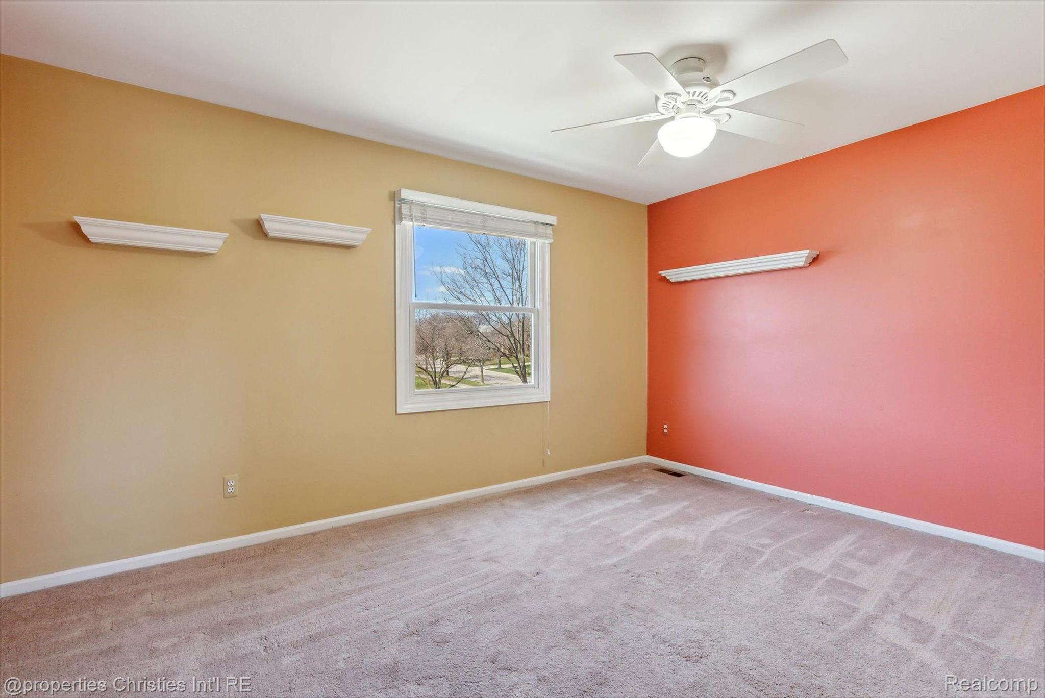 40611 PAISLEY Circle