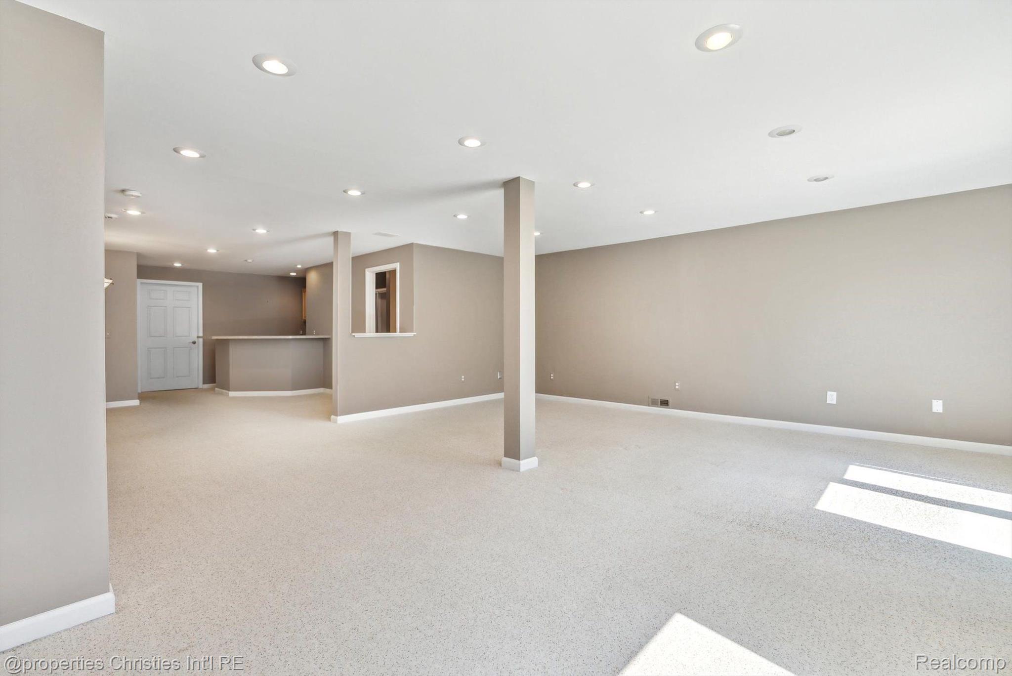 40611 PAISLEY Circle