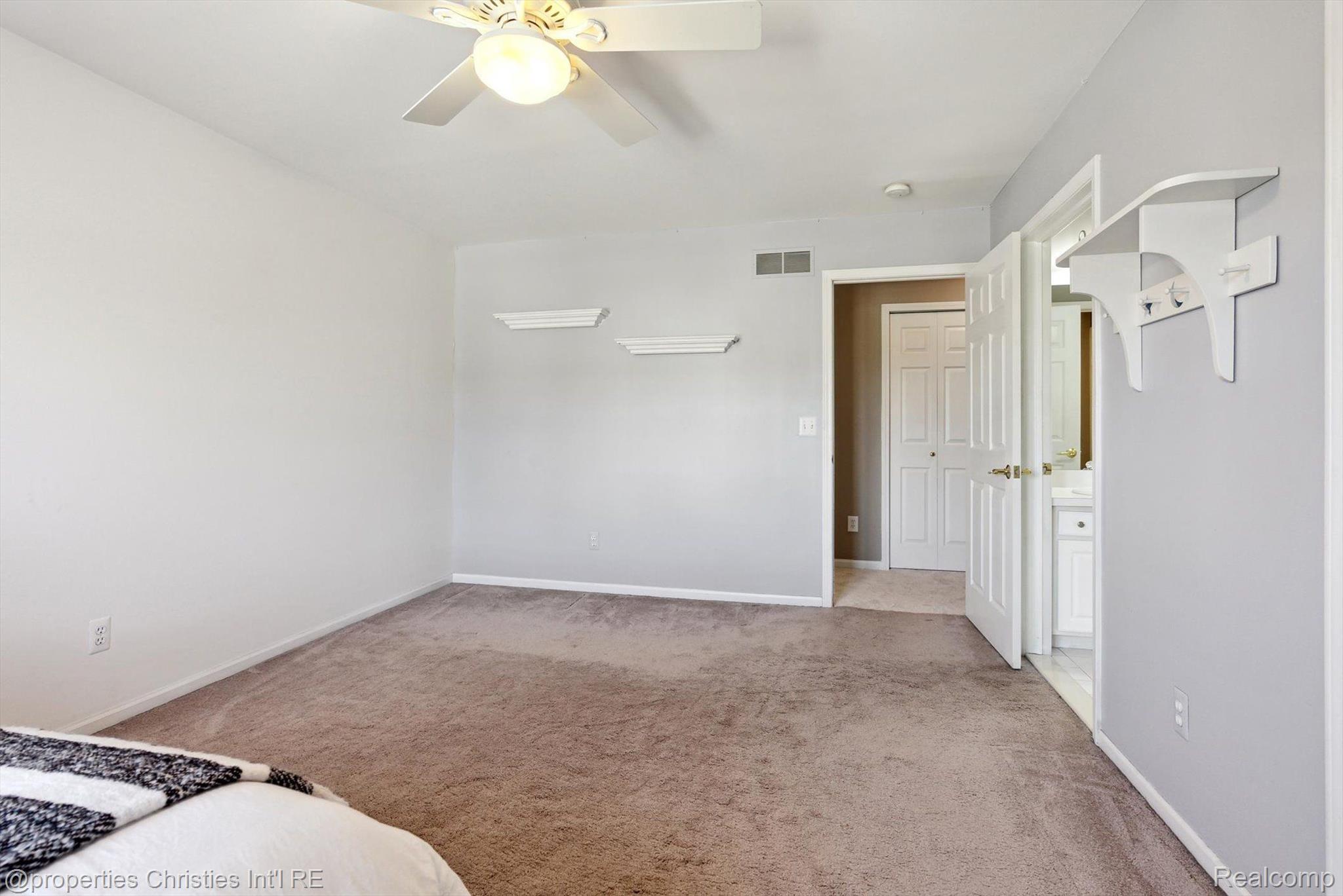 40611 PAISLEY Circle