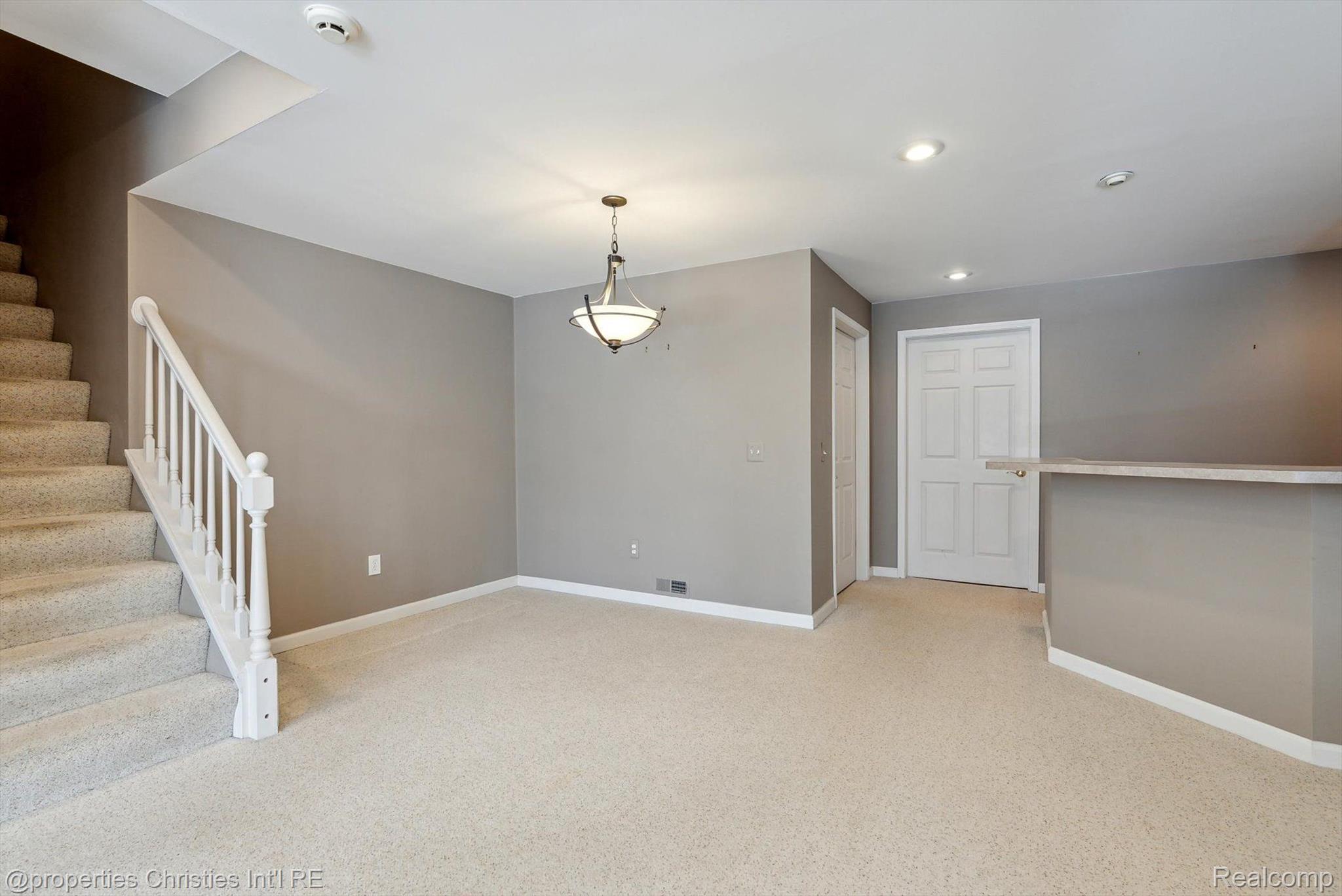 40611 PAISLEY Circle