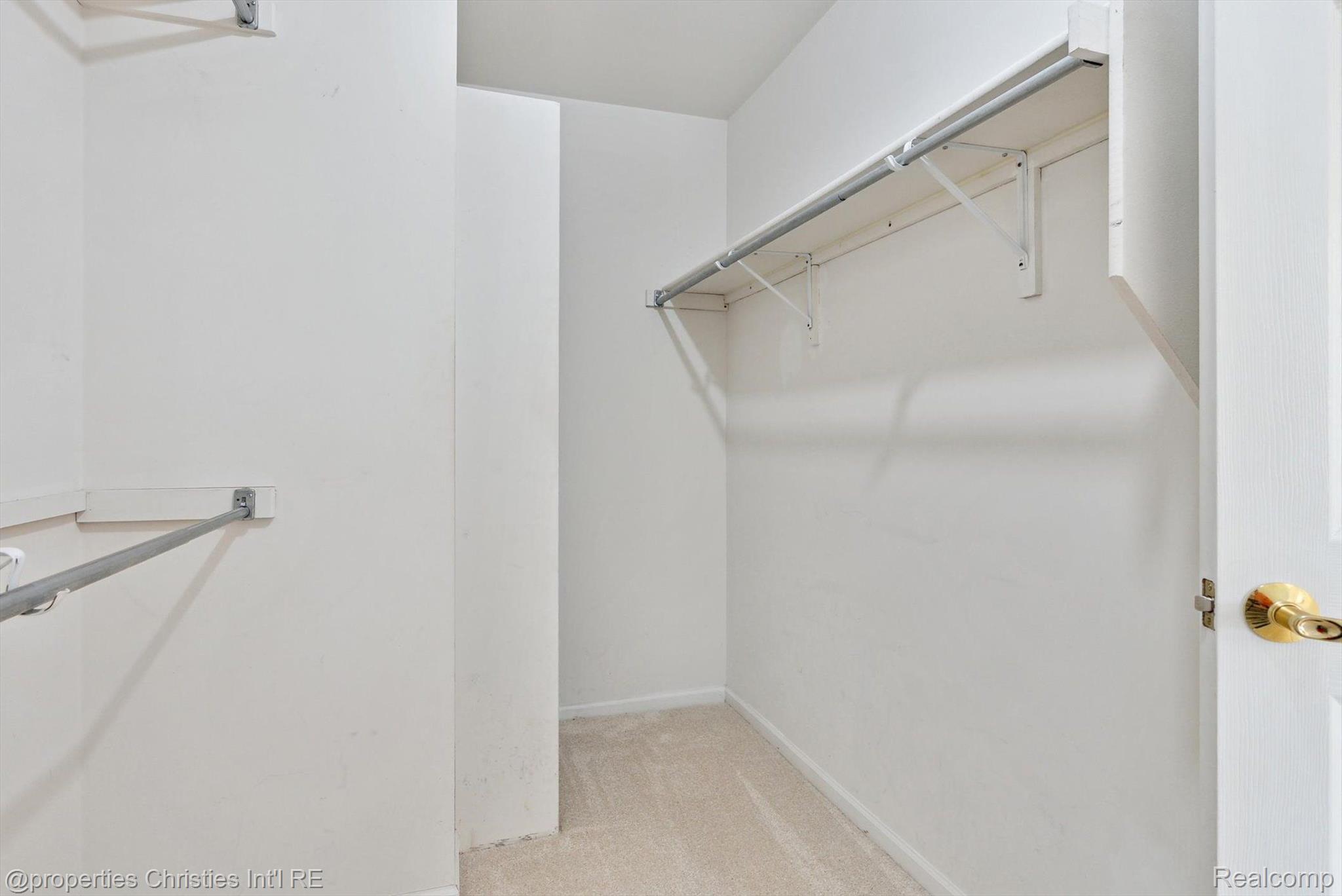 40611 PAISLEY Circle