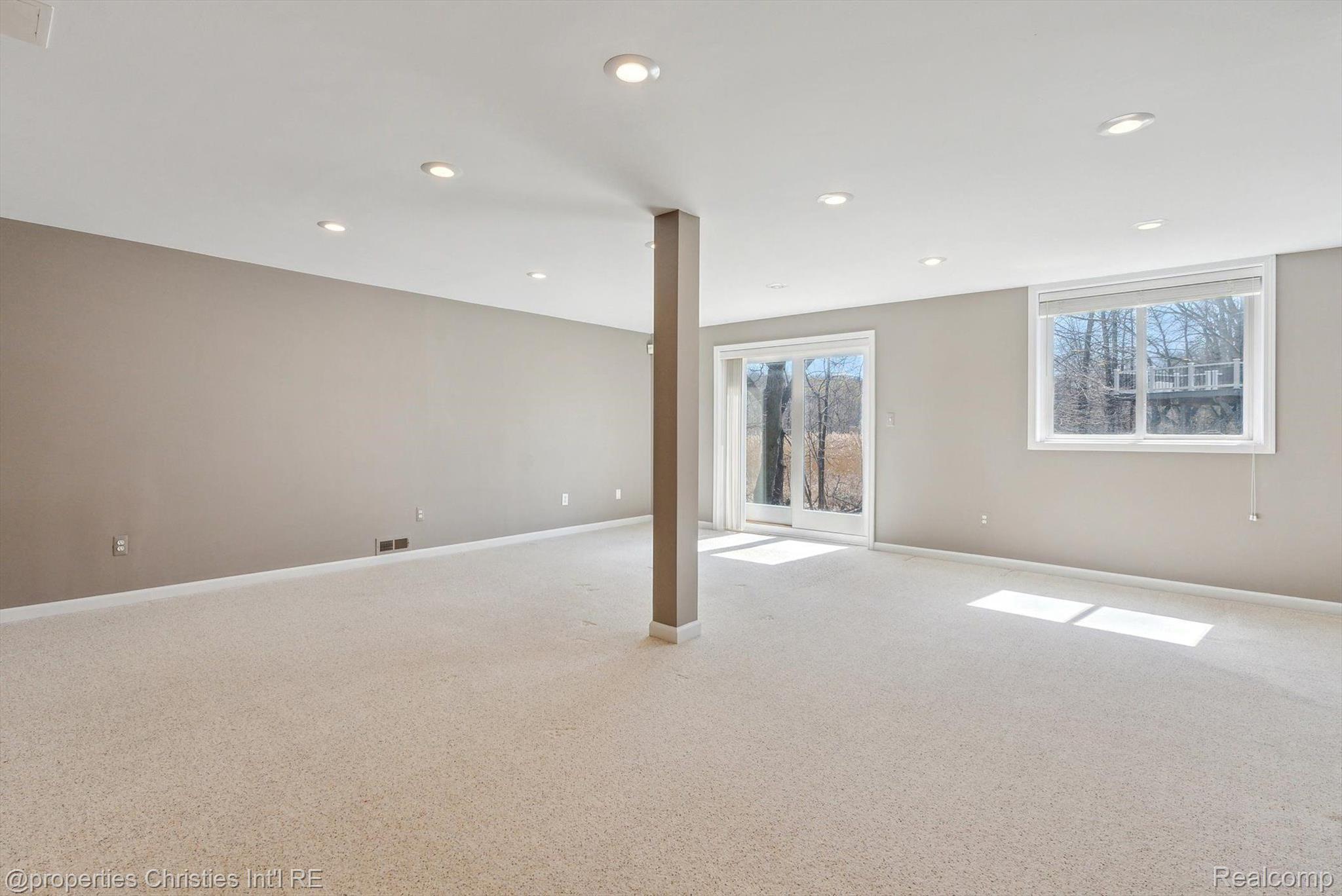 40611 PAISLEY Circle