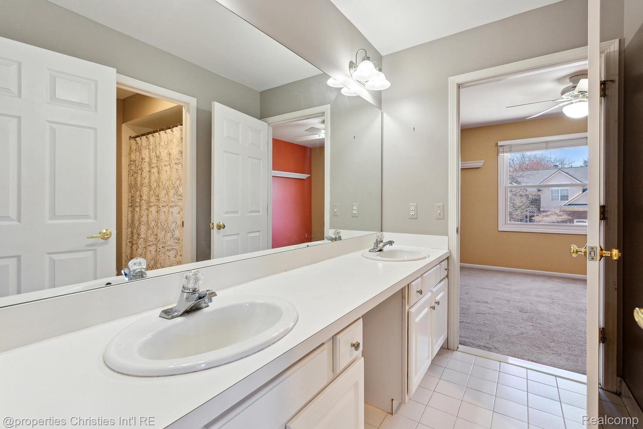 40611 PAISLEY Circle