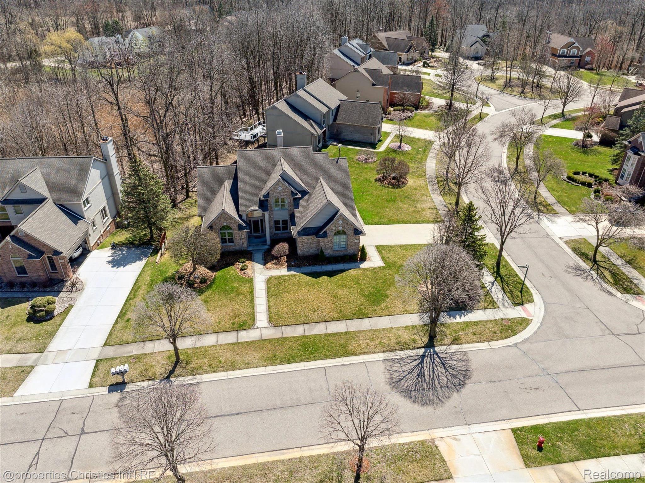 40611 PAISLEY Circle