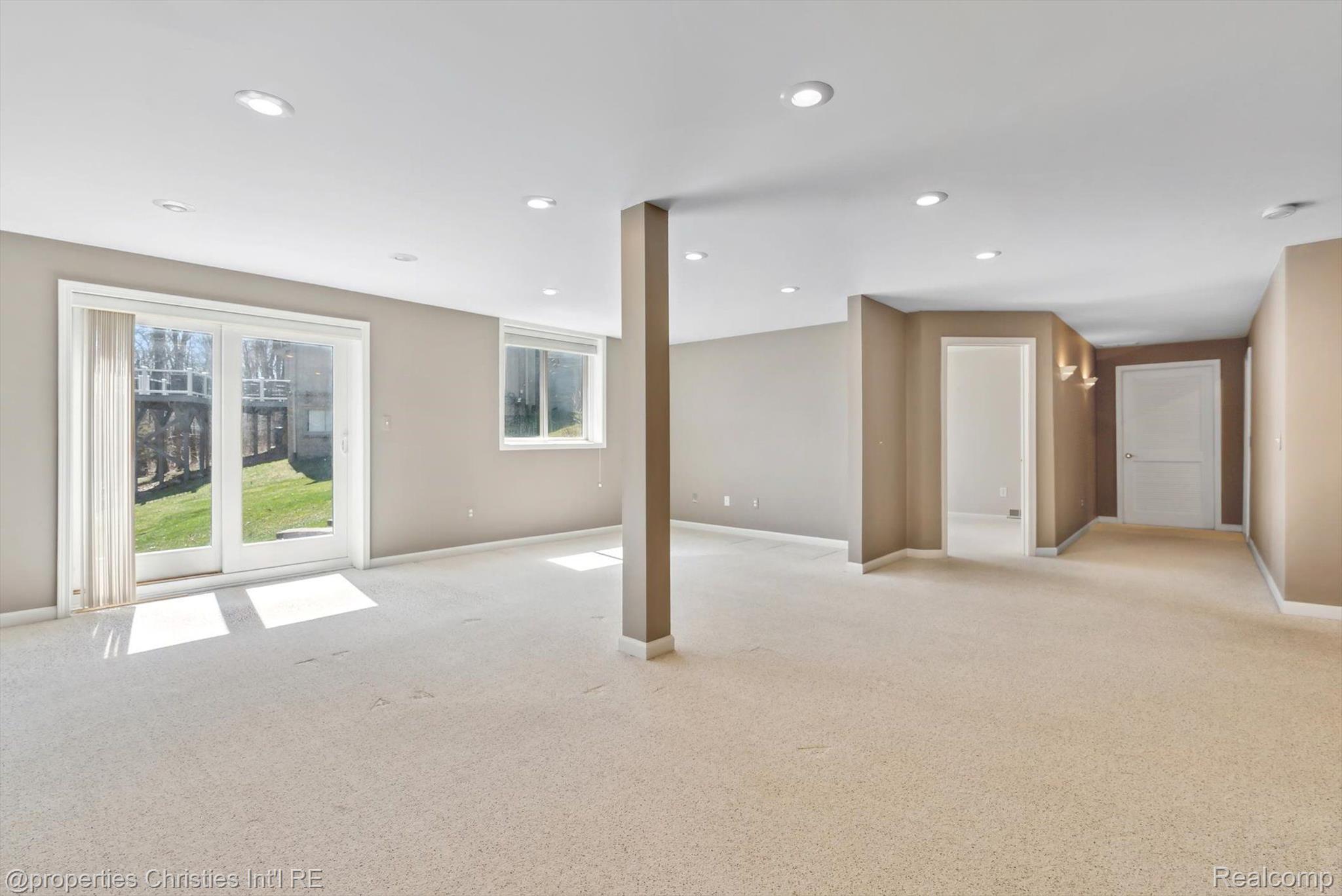 40611 PAISLEY Circle