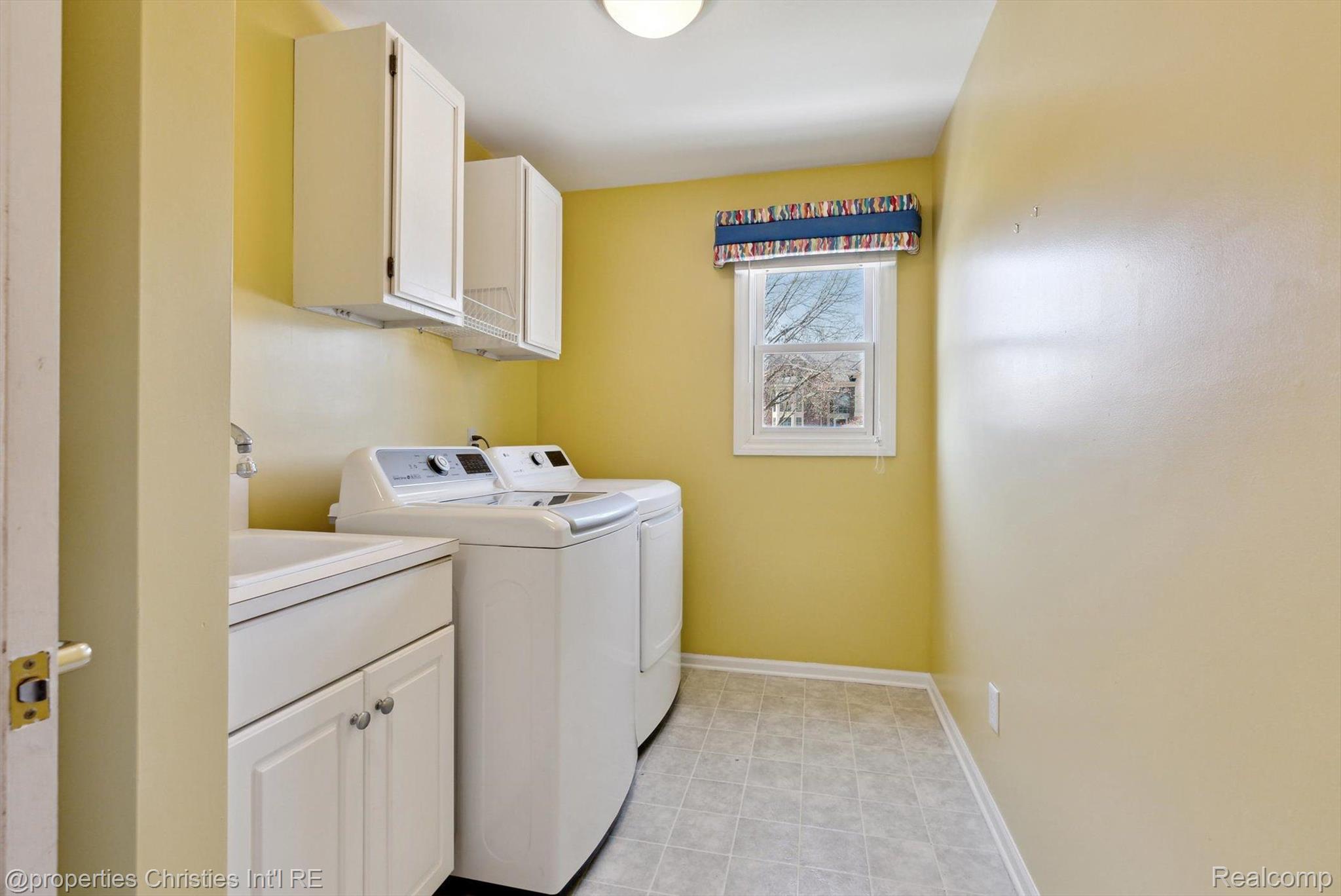 40611 PAISLEY Circle