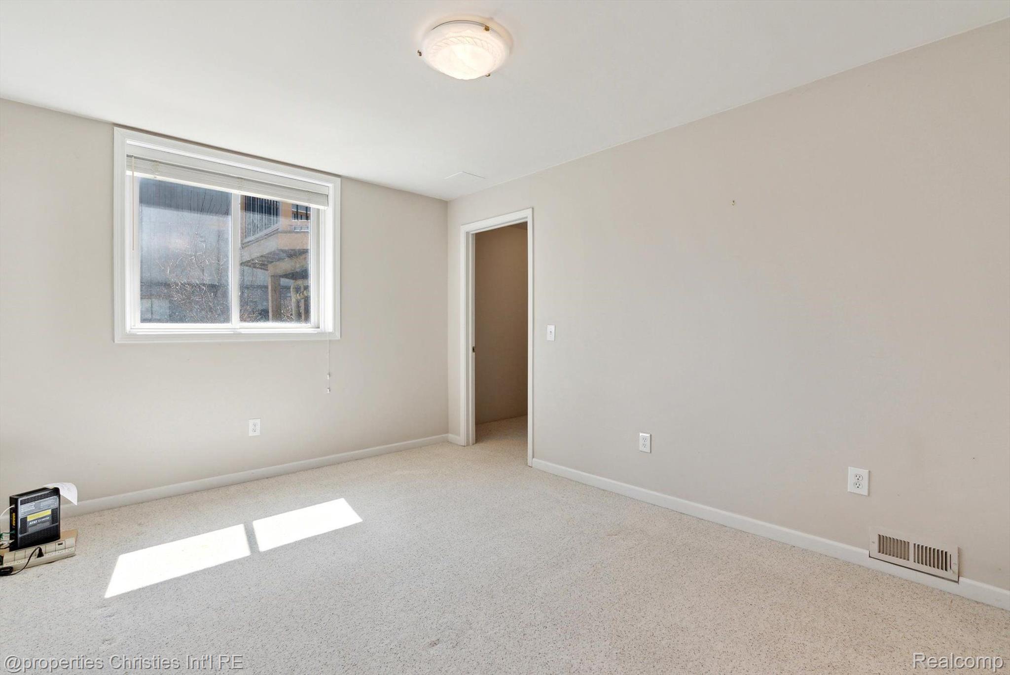40611 PAISLEY Circle