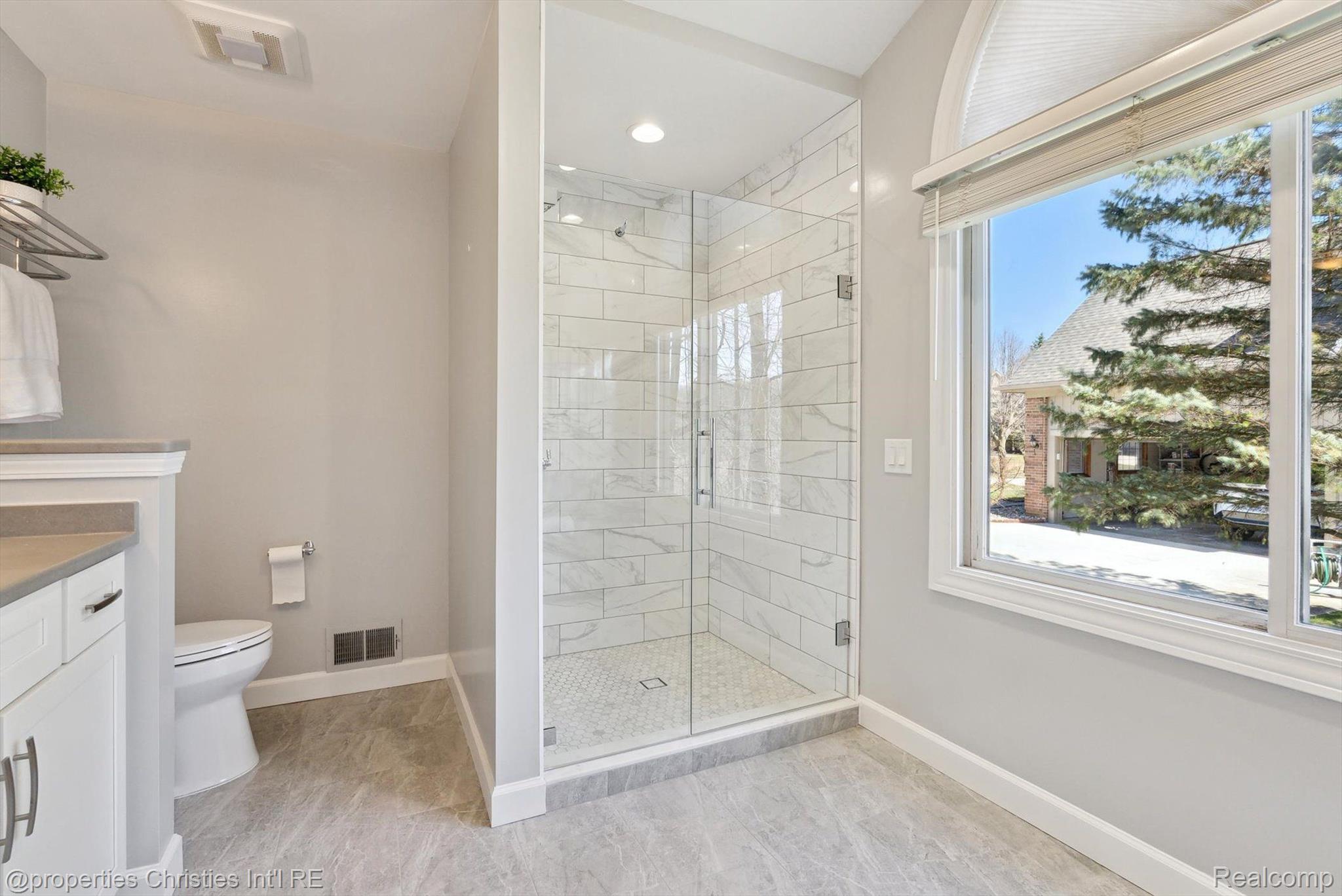 40611 PAISLEY Circle
