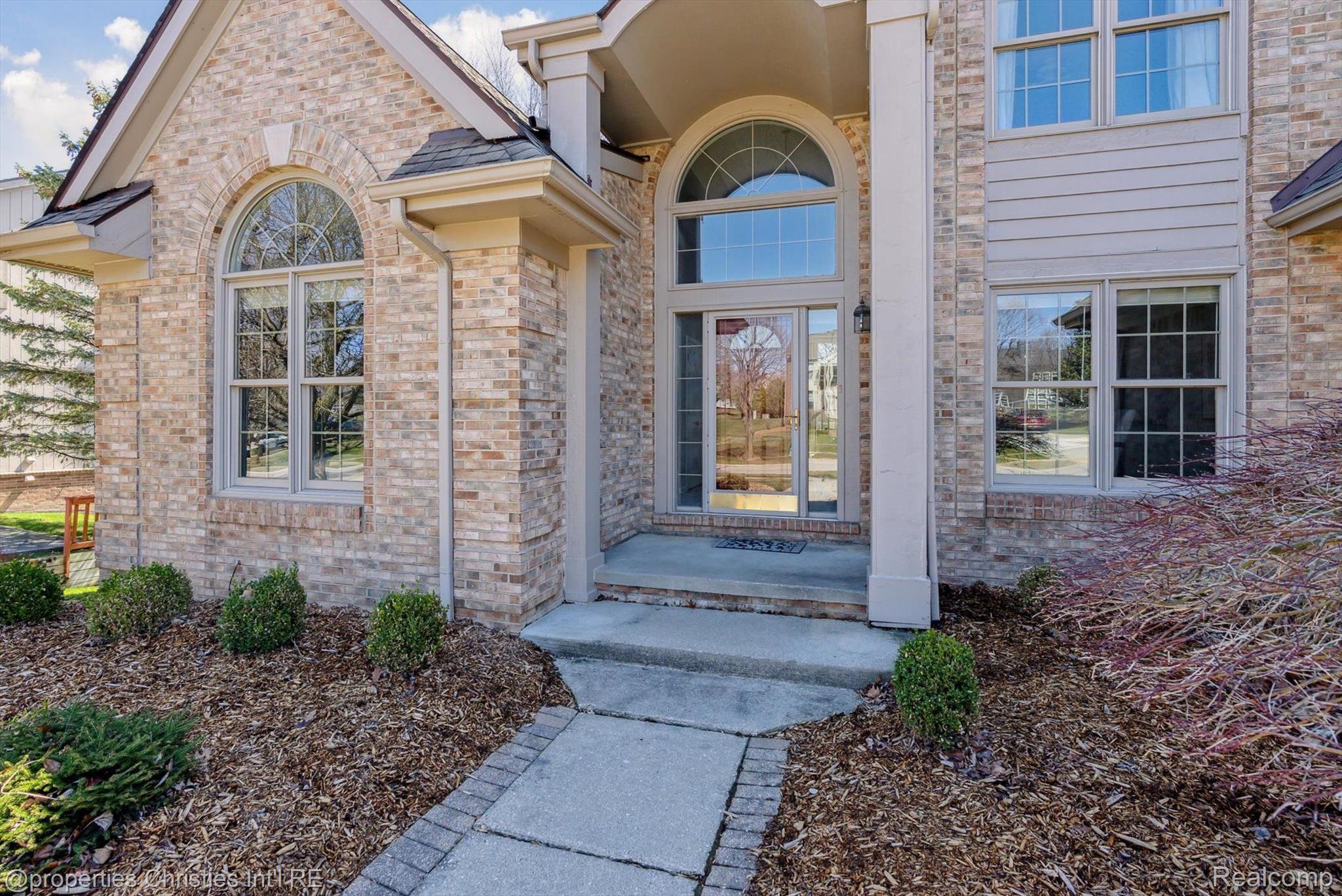 40611 PAISLEY Circle