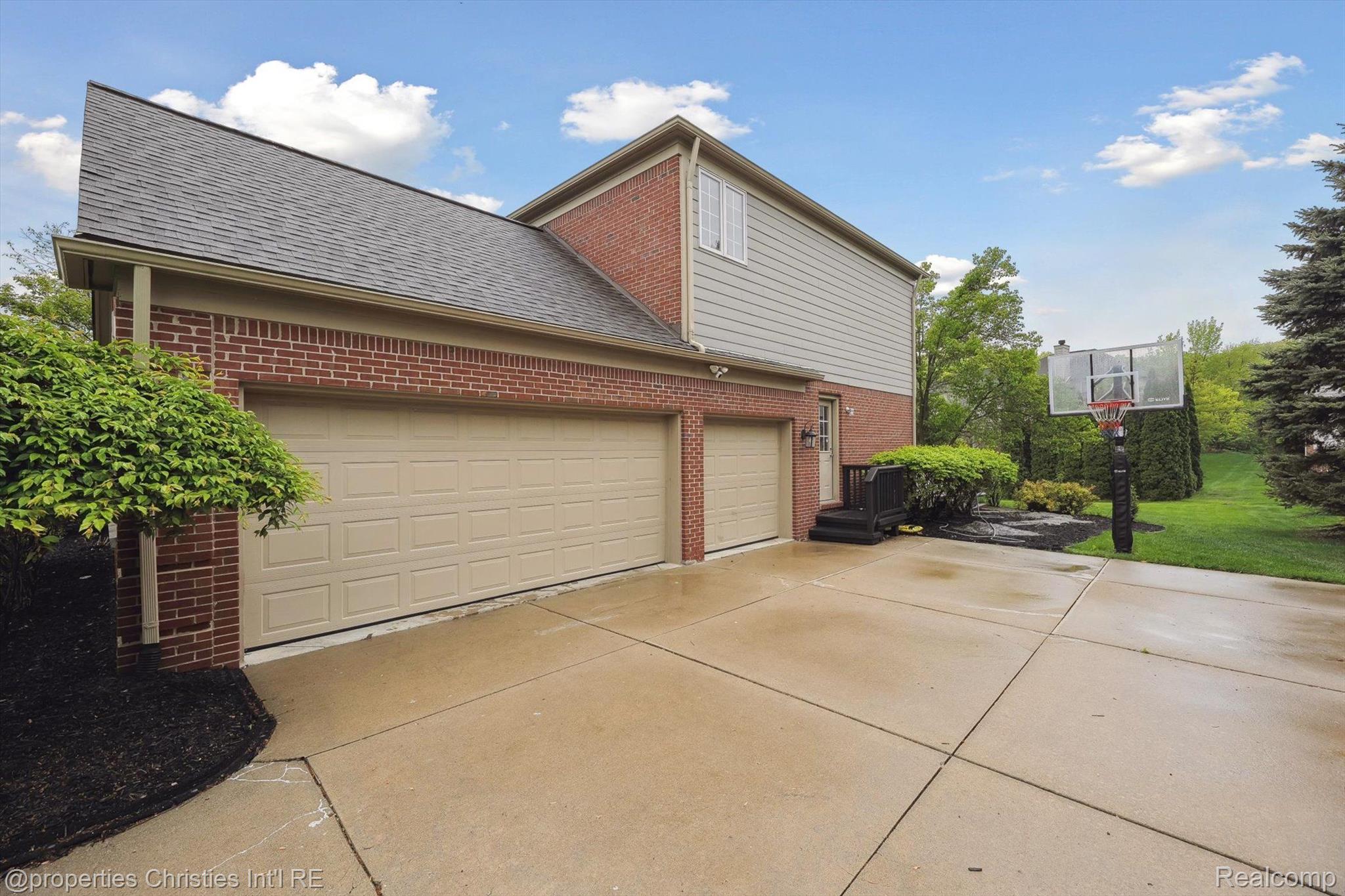 45055 WALNUT RIDGE