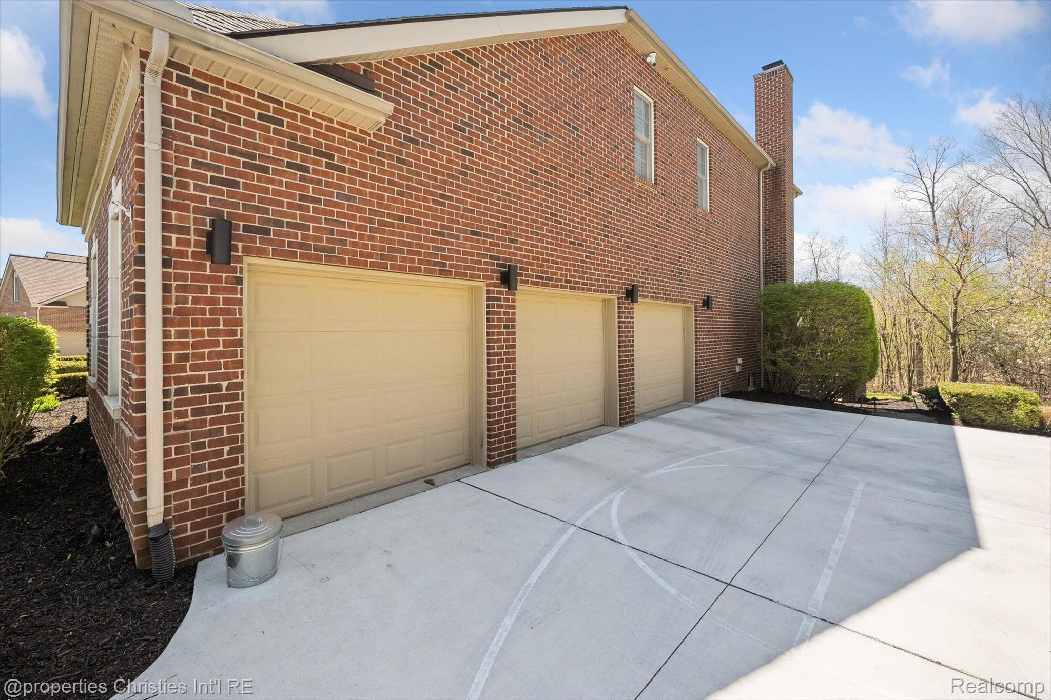 45933 TOURNAMENT Drive