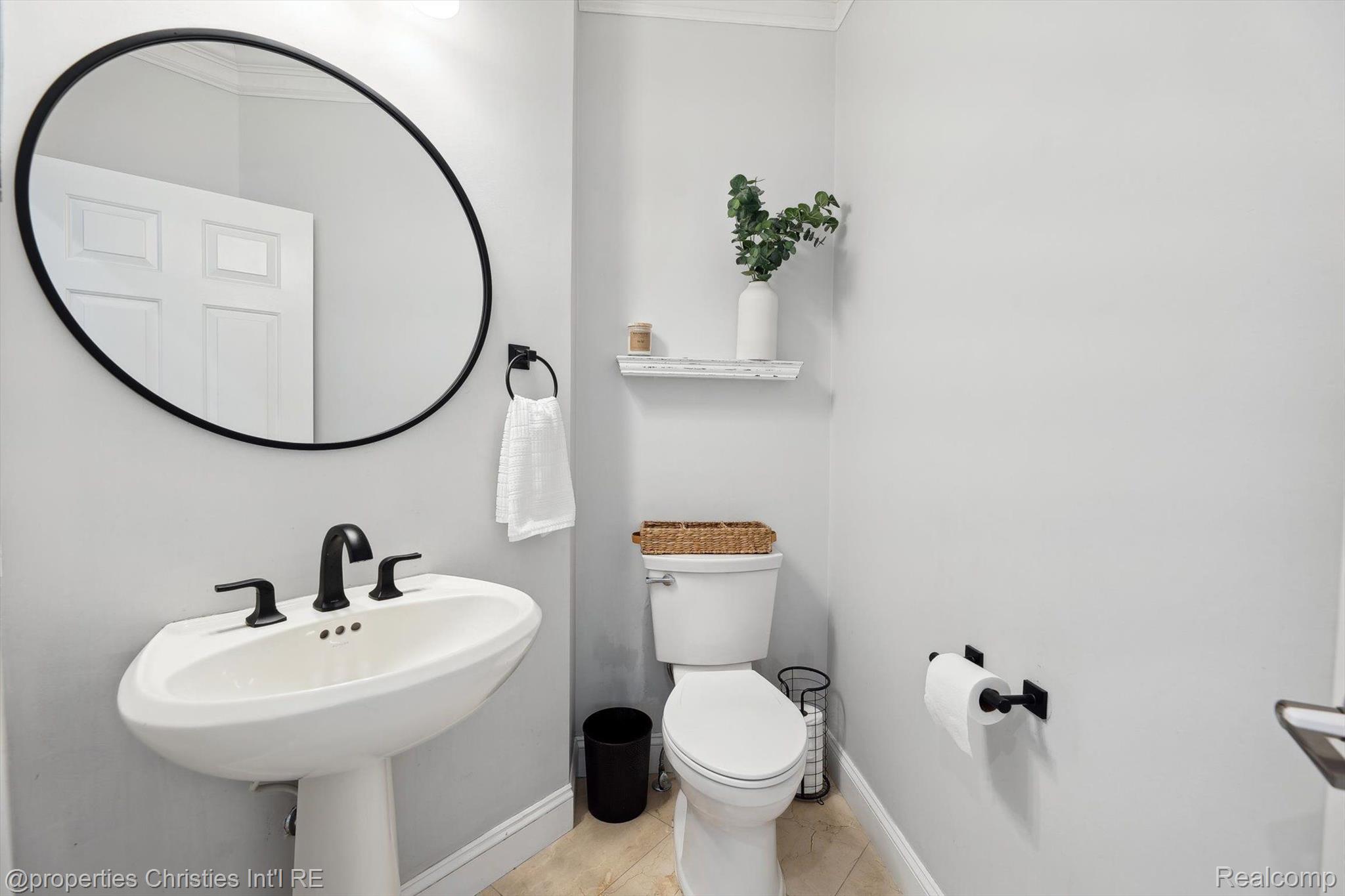 45933 TOURNAMENT Drive