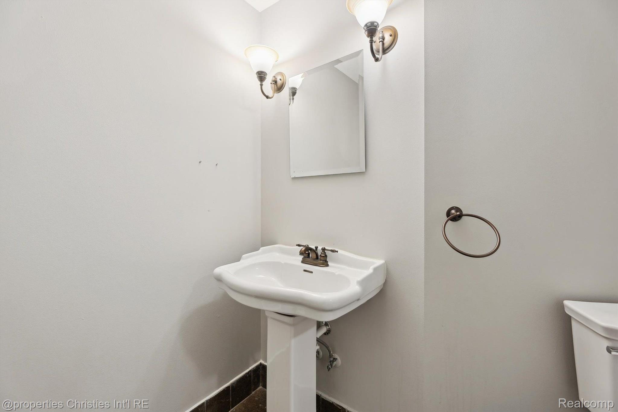 45933 TOURNAMENT Drive