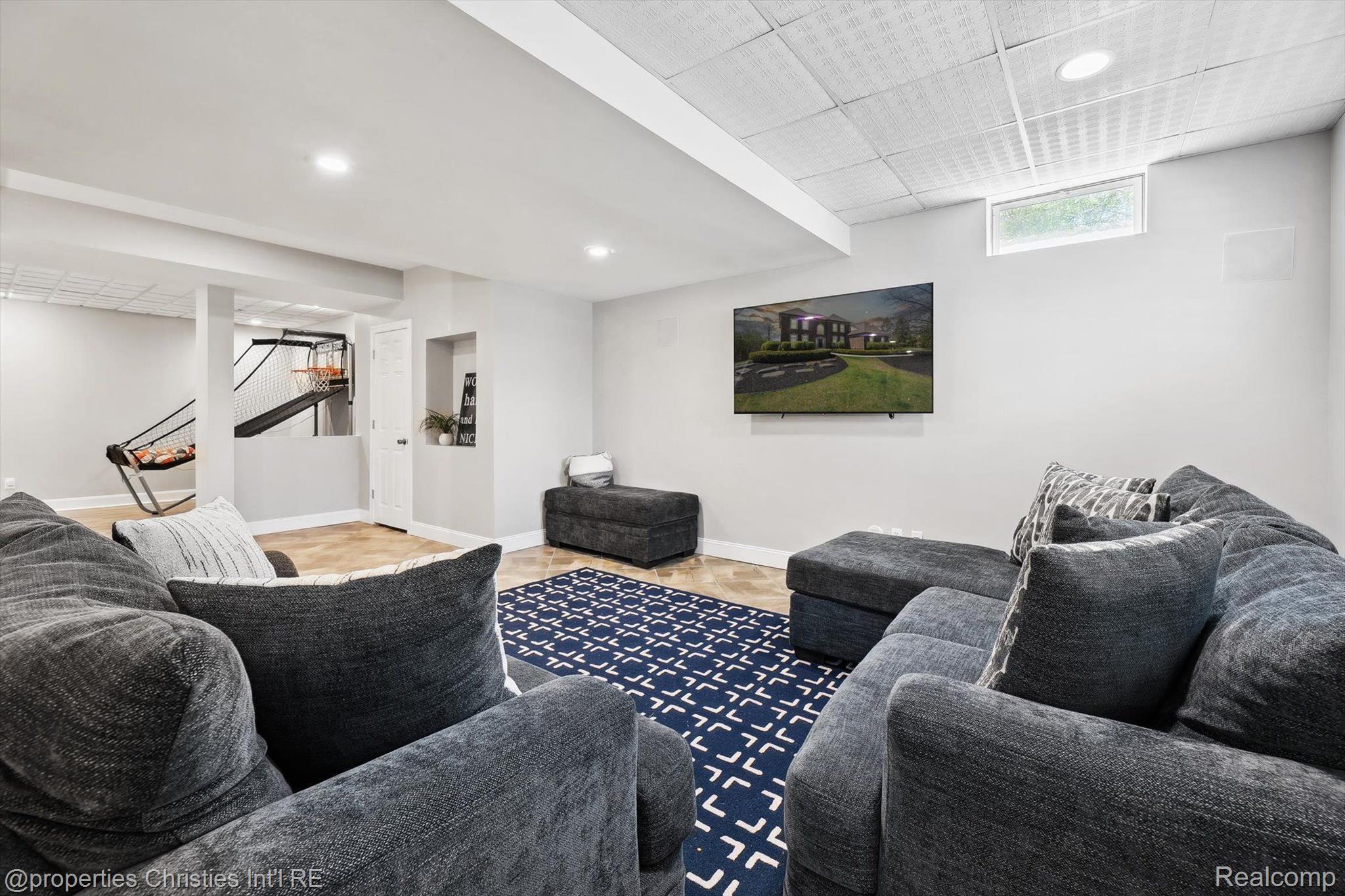 45933 TOURNAMENT Drive