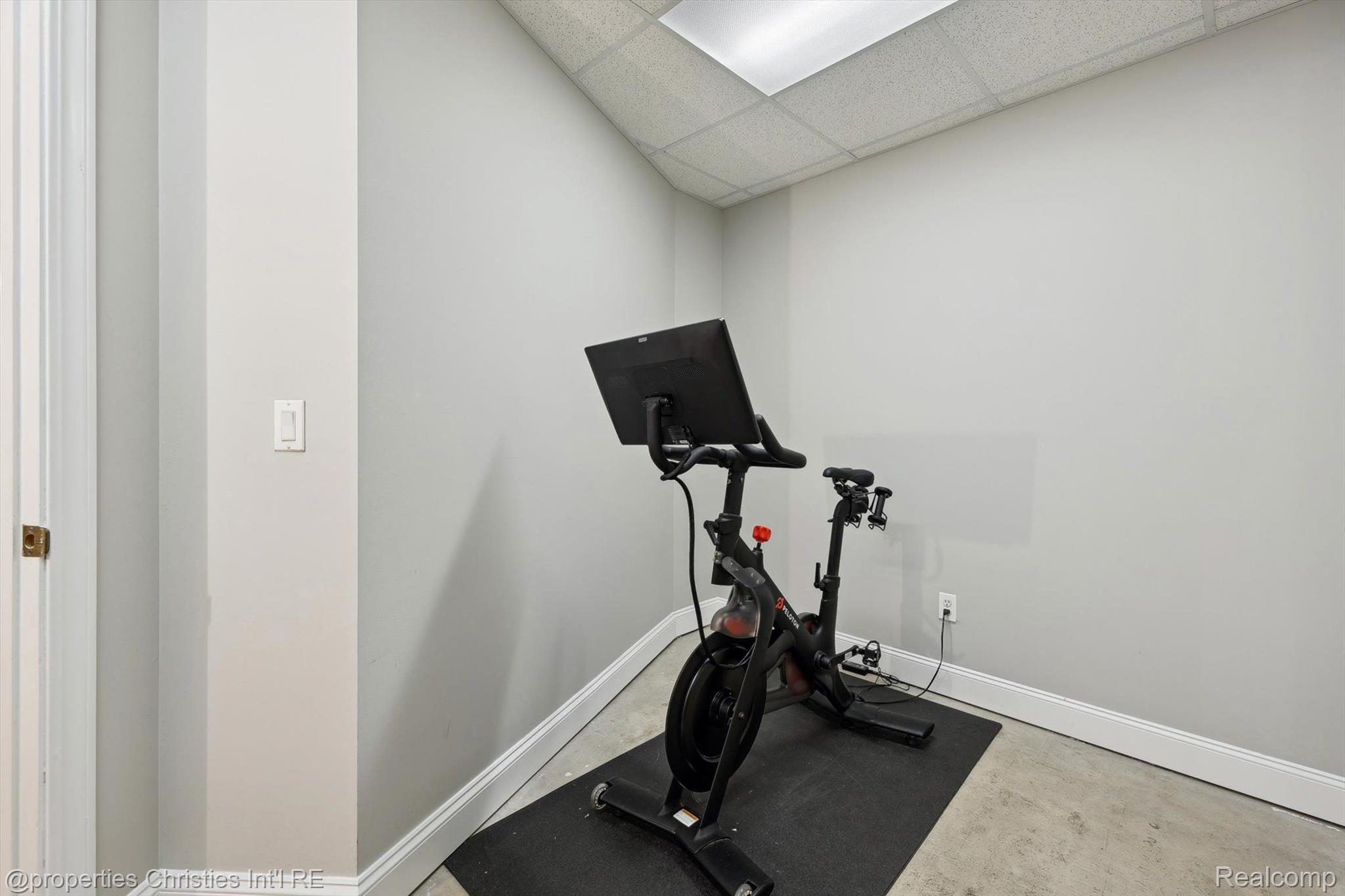 45933 TOURNAMENT Drive